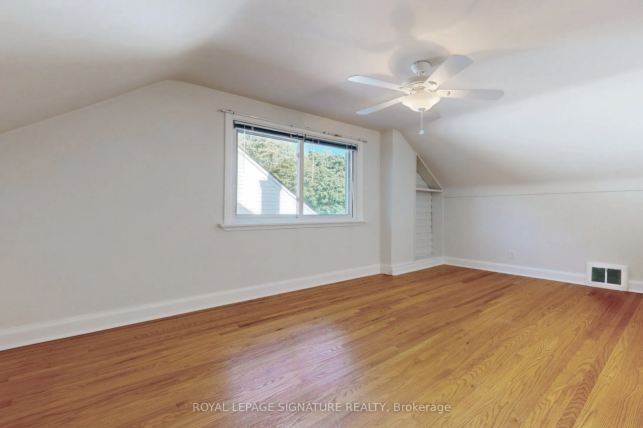 18 Stamford Square S