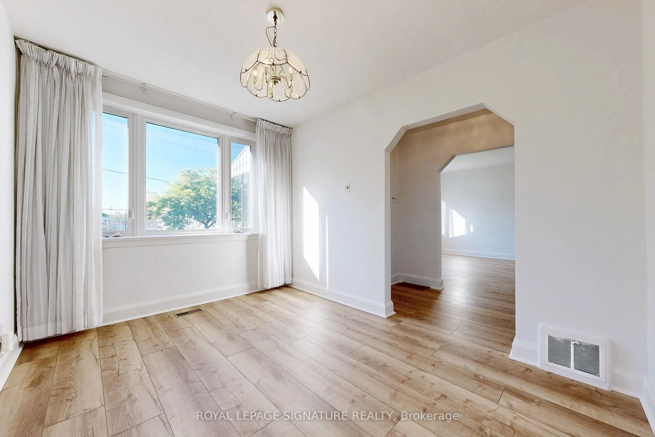 18 Stamford Square S
