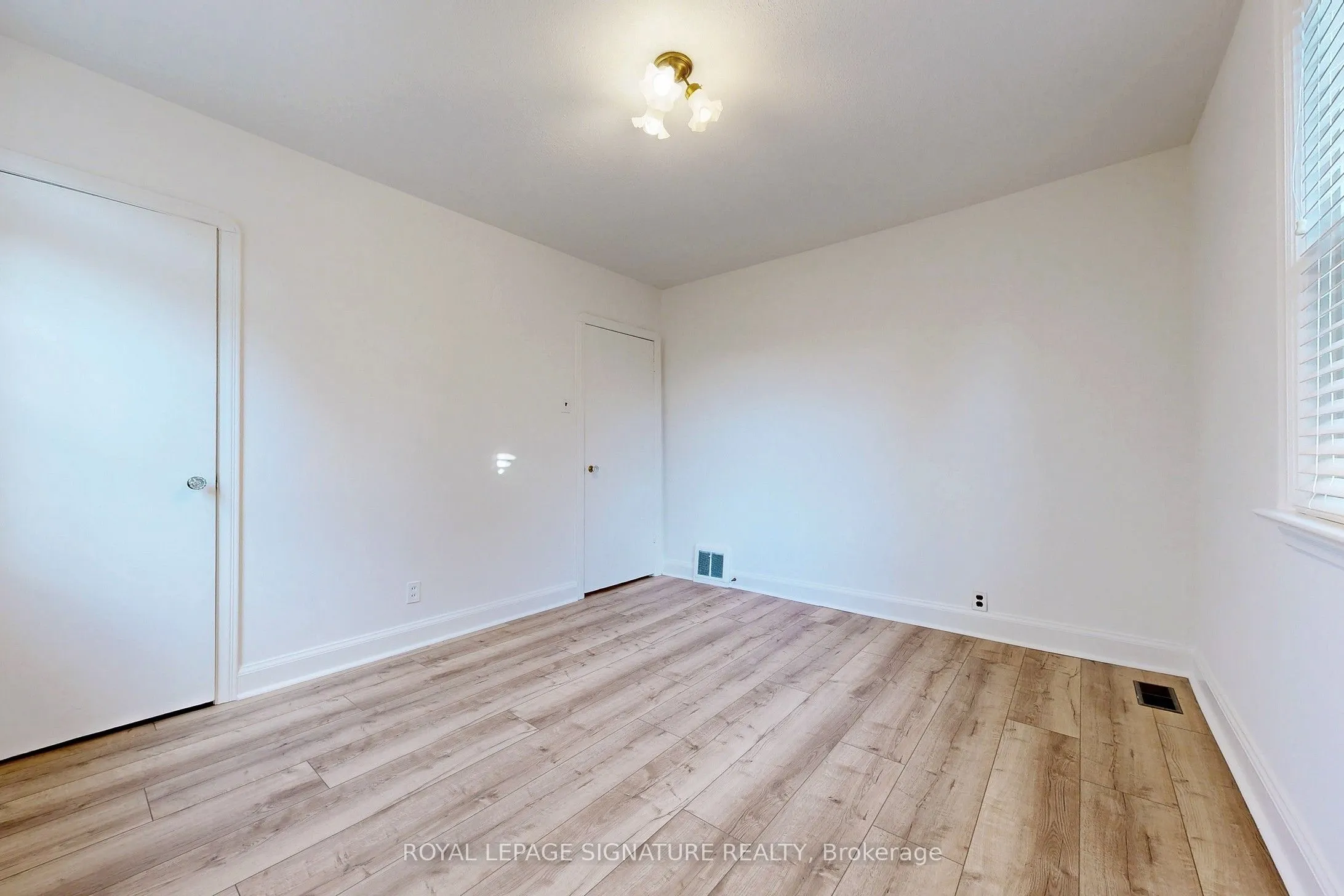 18 Stamford Square S