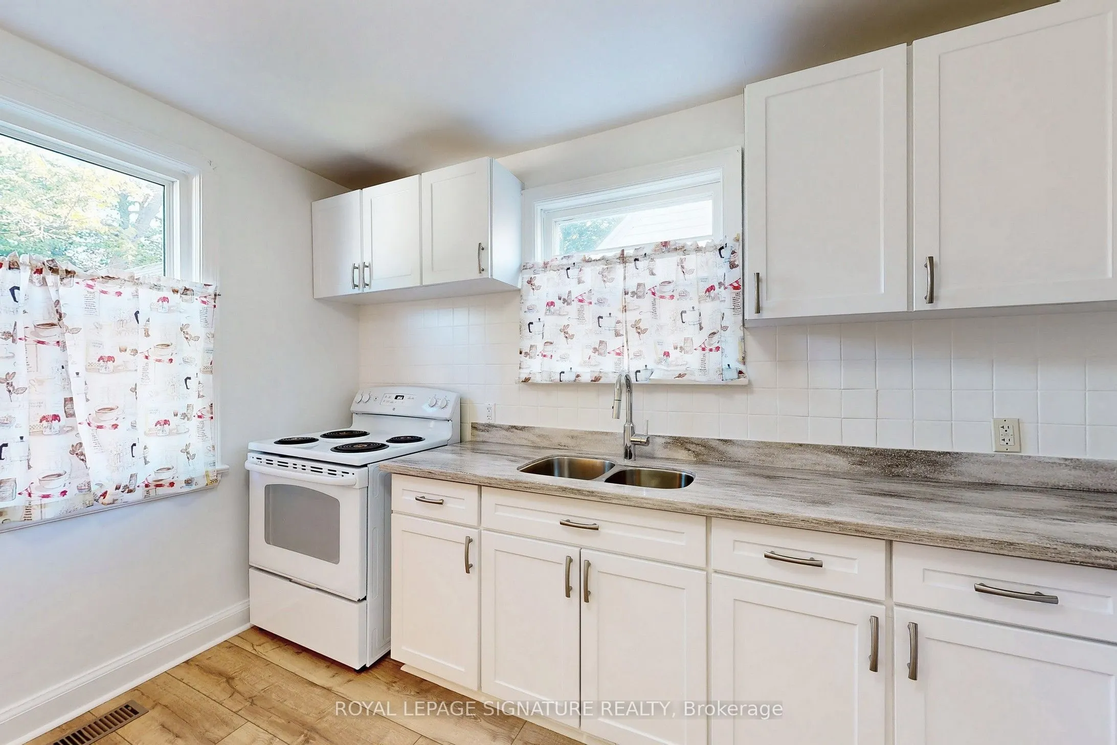 18 Stamford Square S