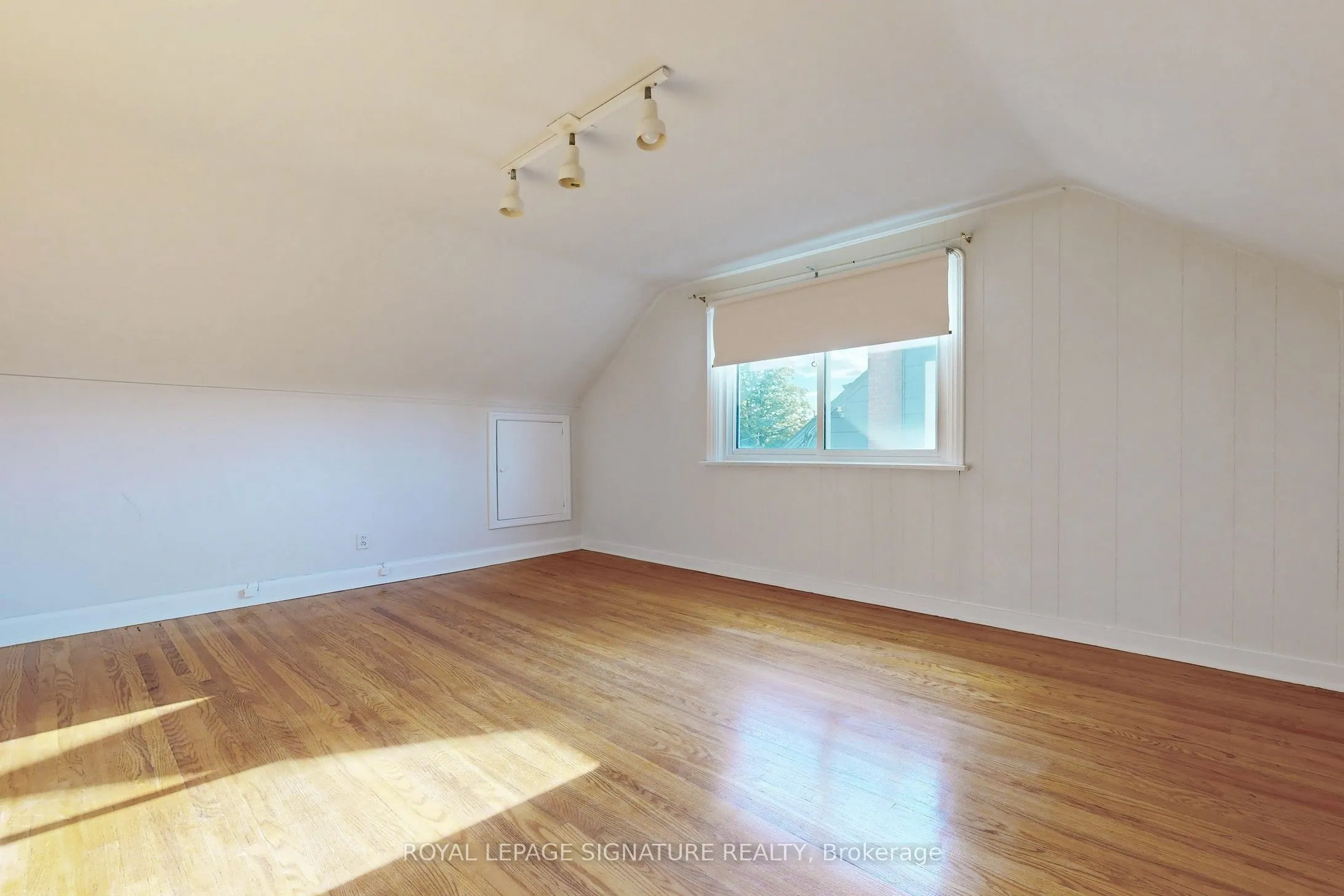 18 Stamford Square S