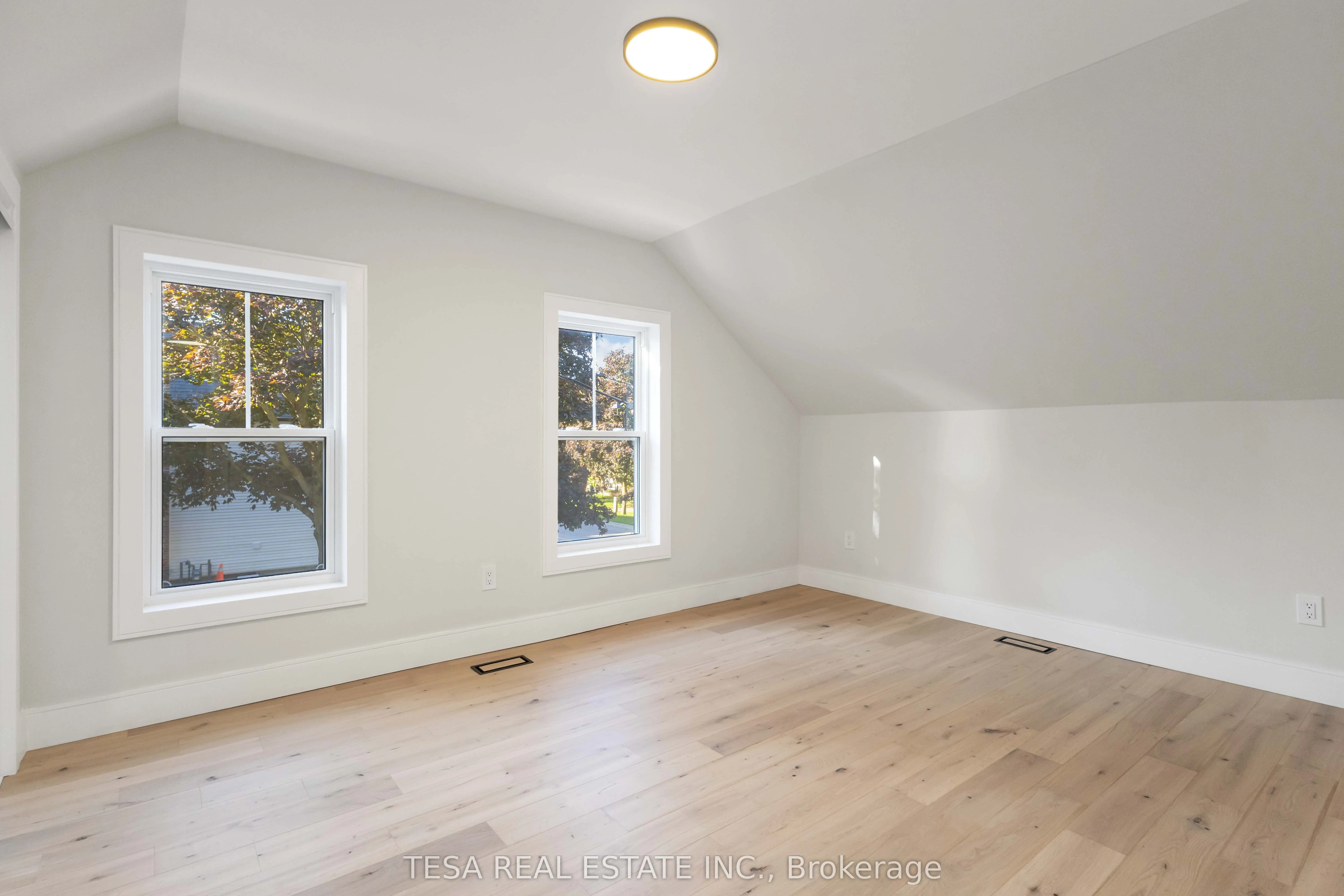 4993 Old Brock Road