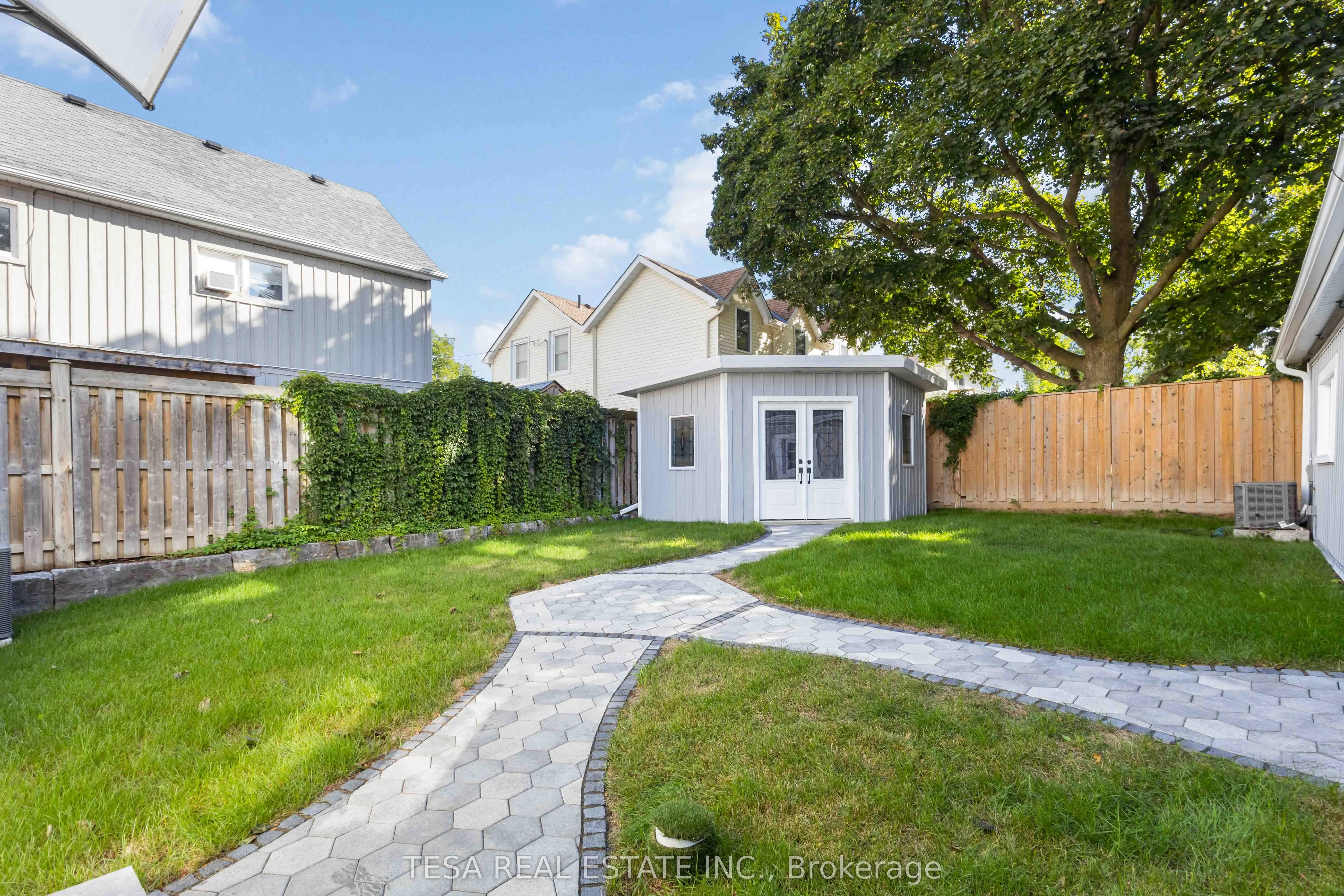 4993 Old Brock Road