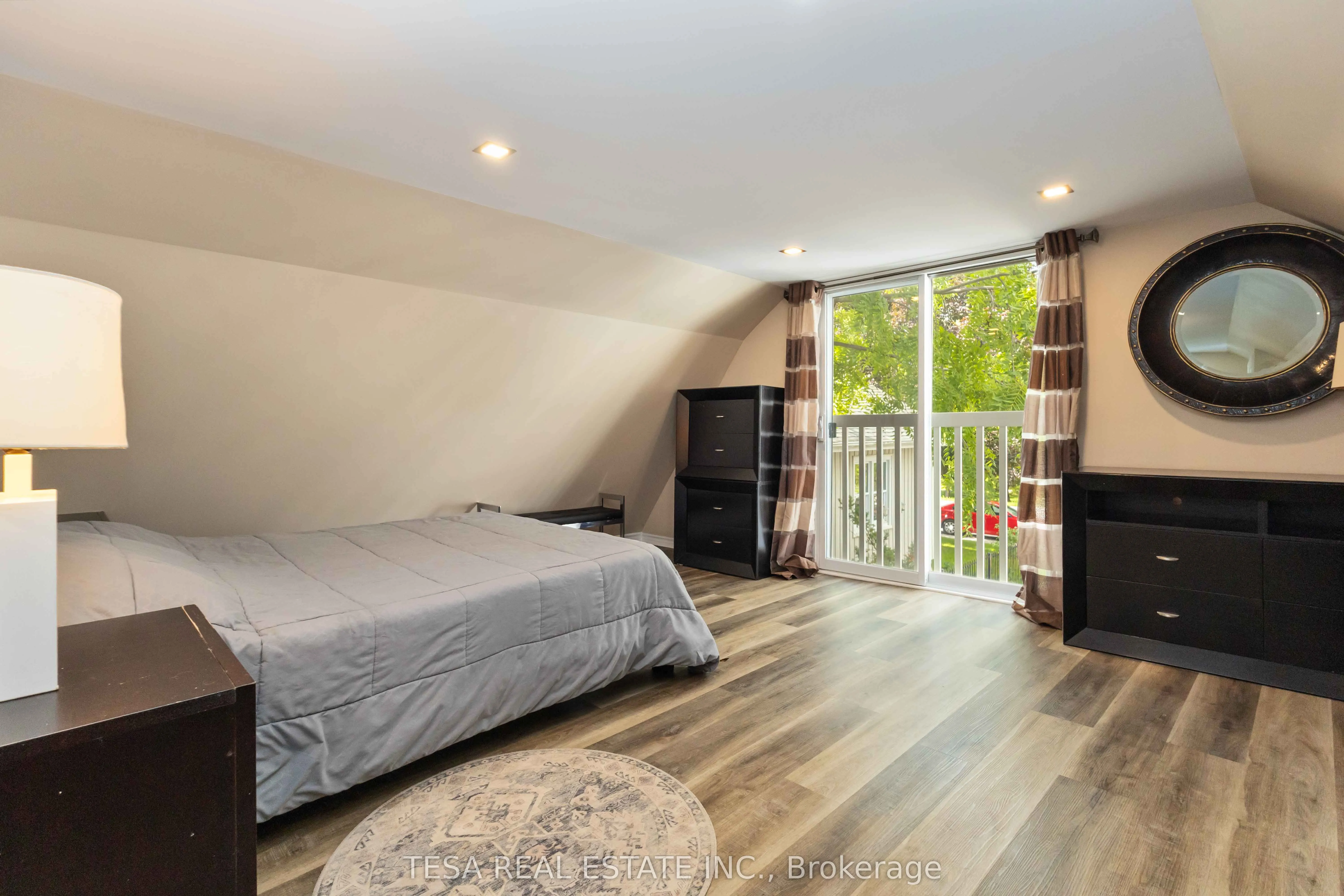 4993 Old Brock Road