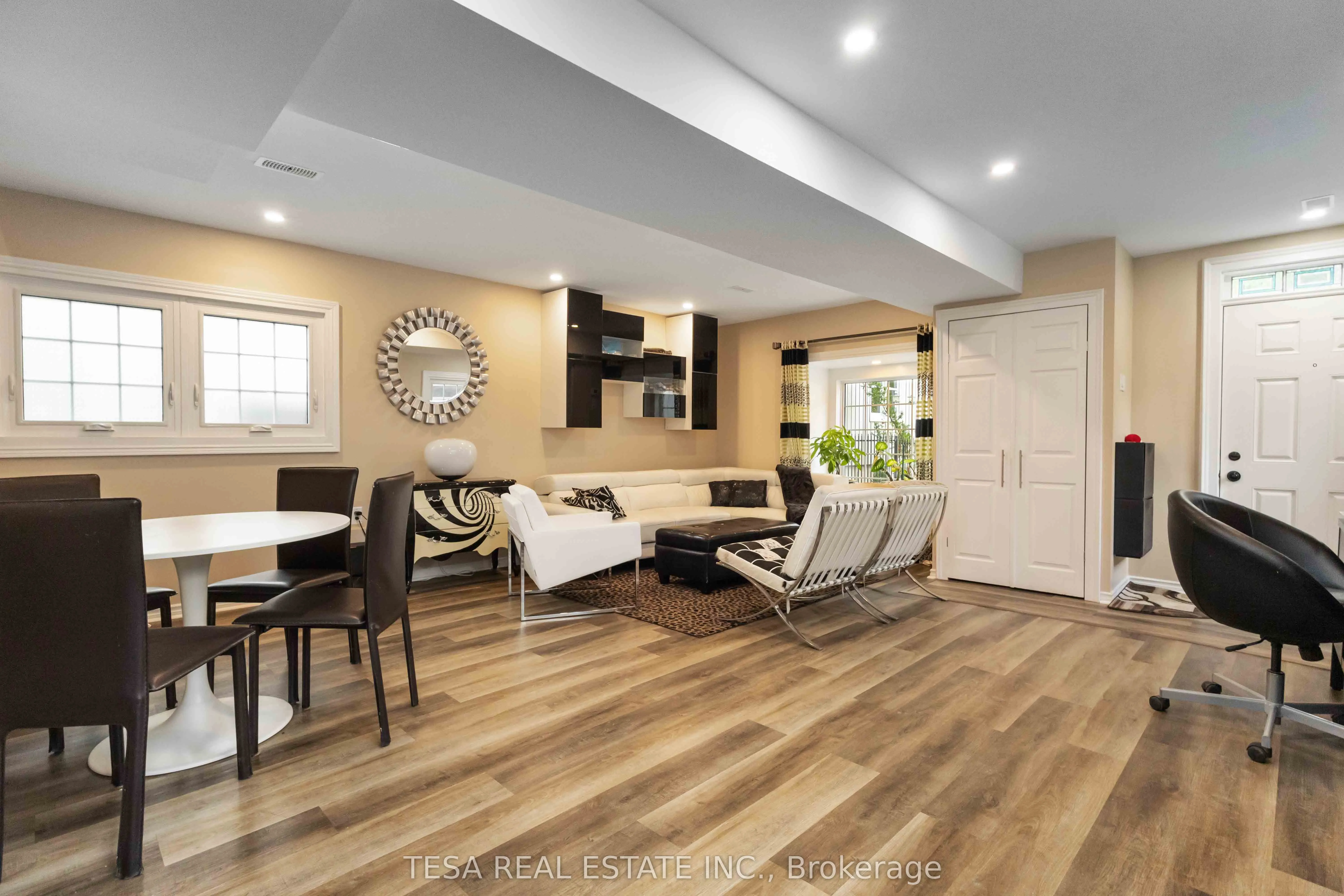 4993 Old Brock Road