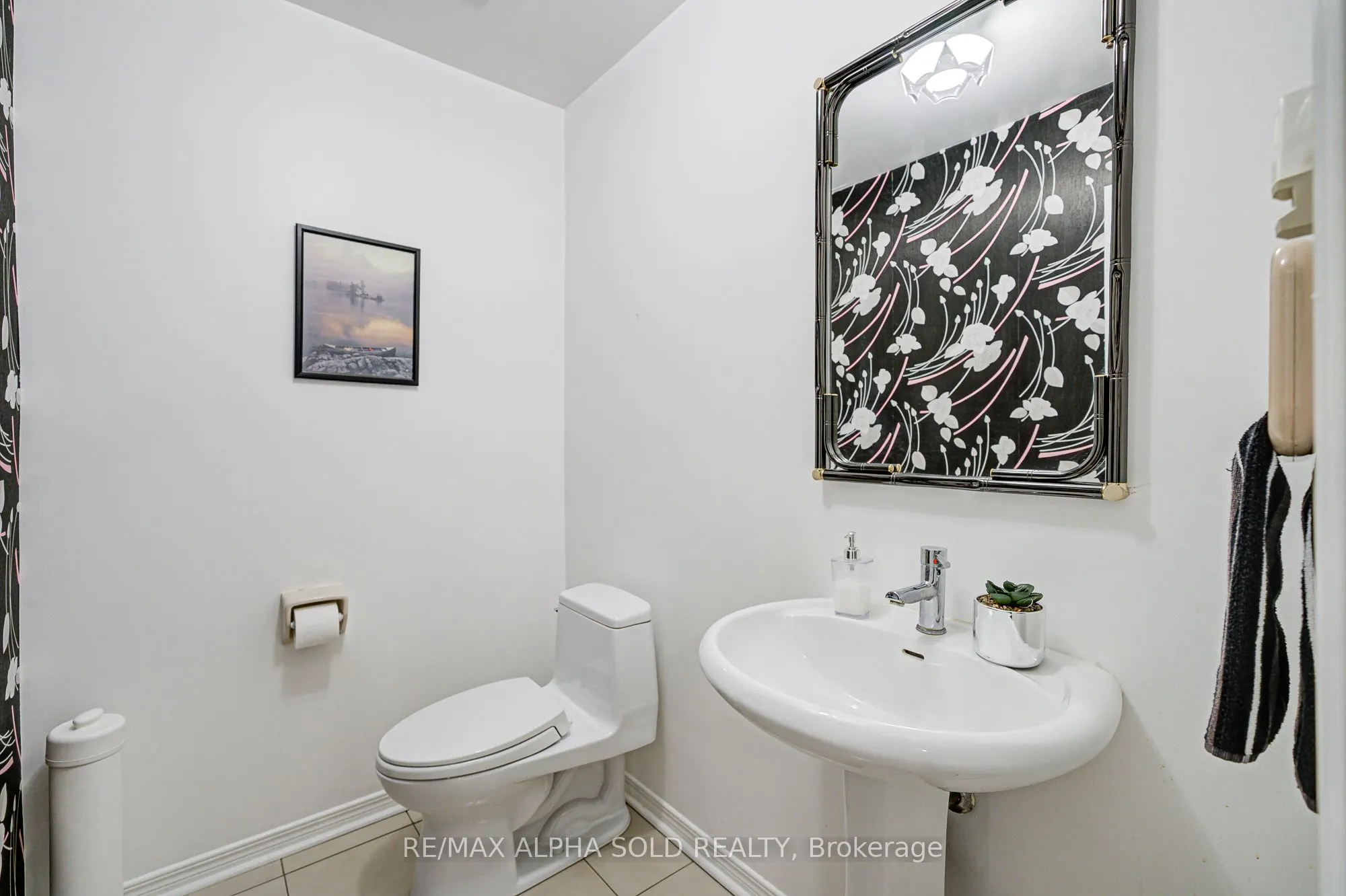 360 Goldhawk Trail