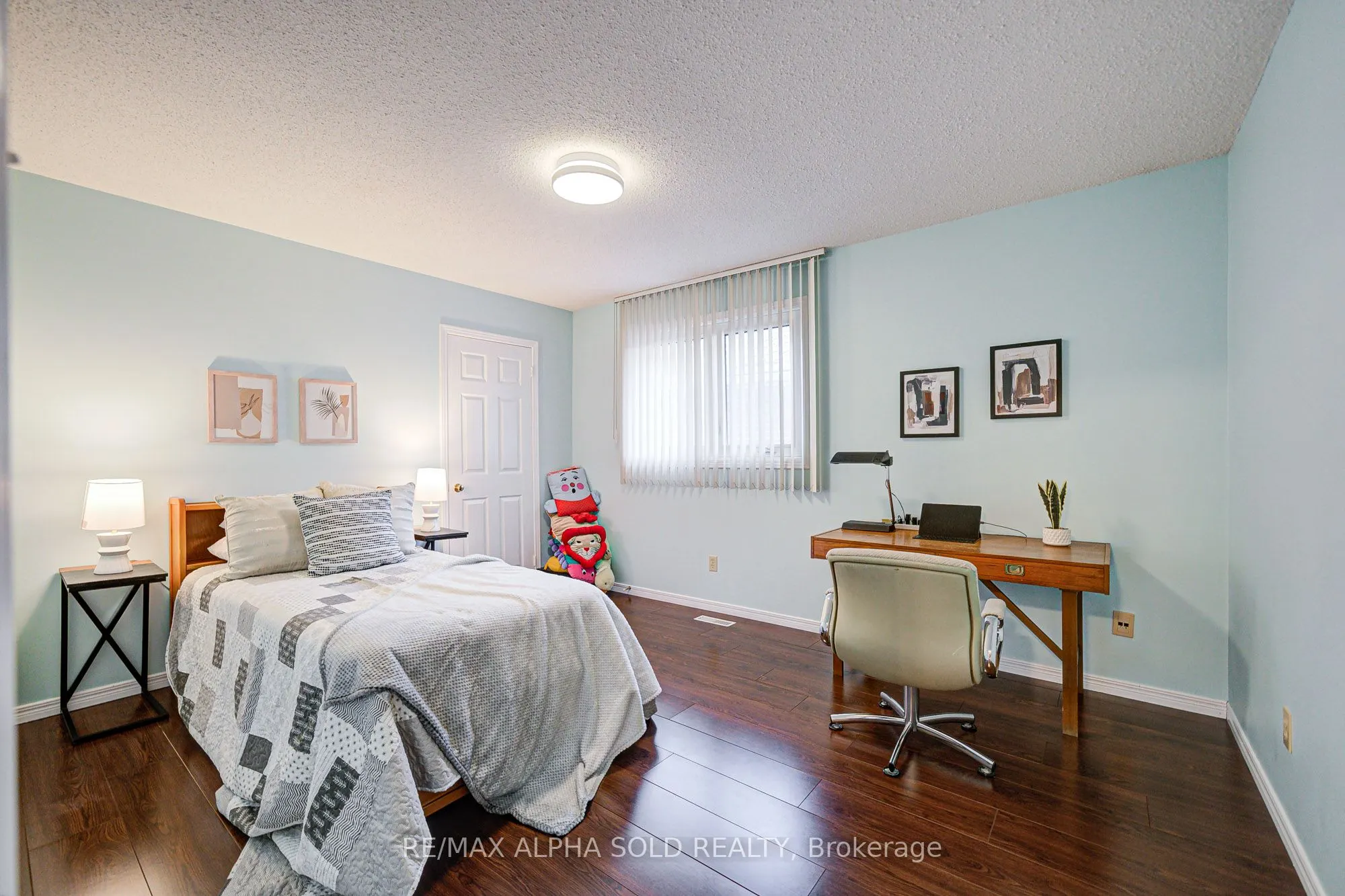 360 Goldhawk Trail