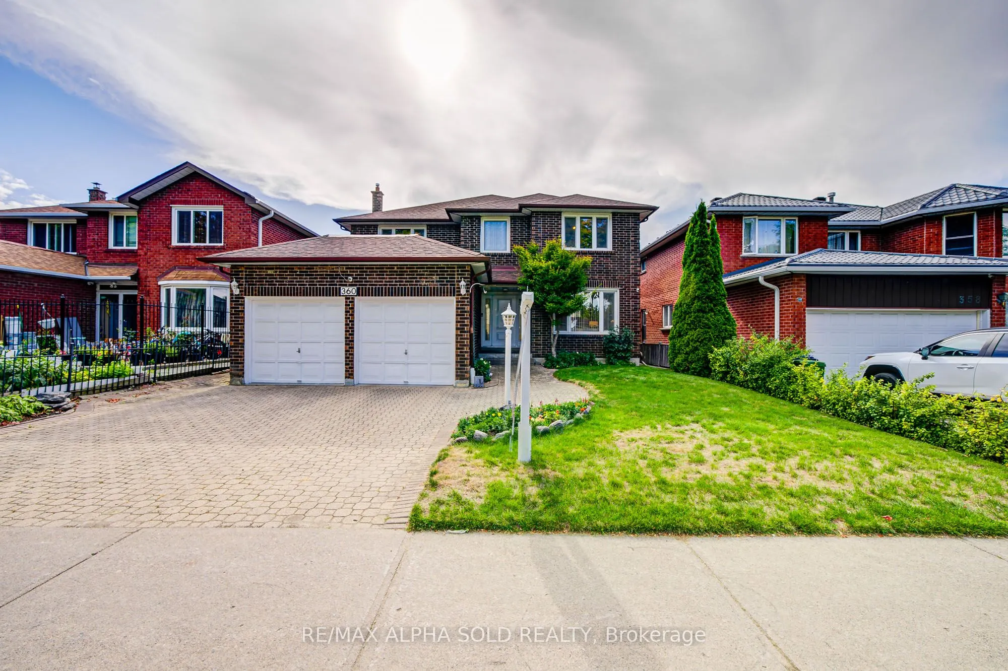 360 Goldhawk Trail
