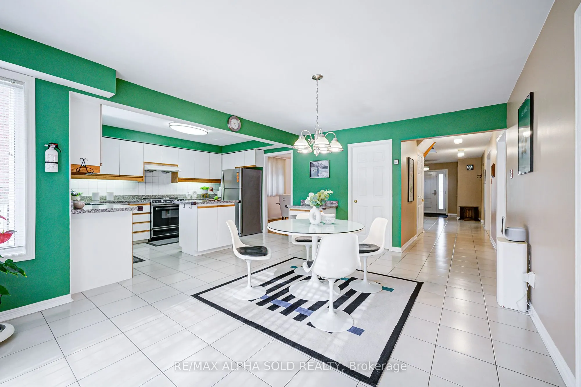 360 Goldhawk Trail