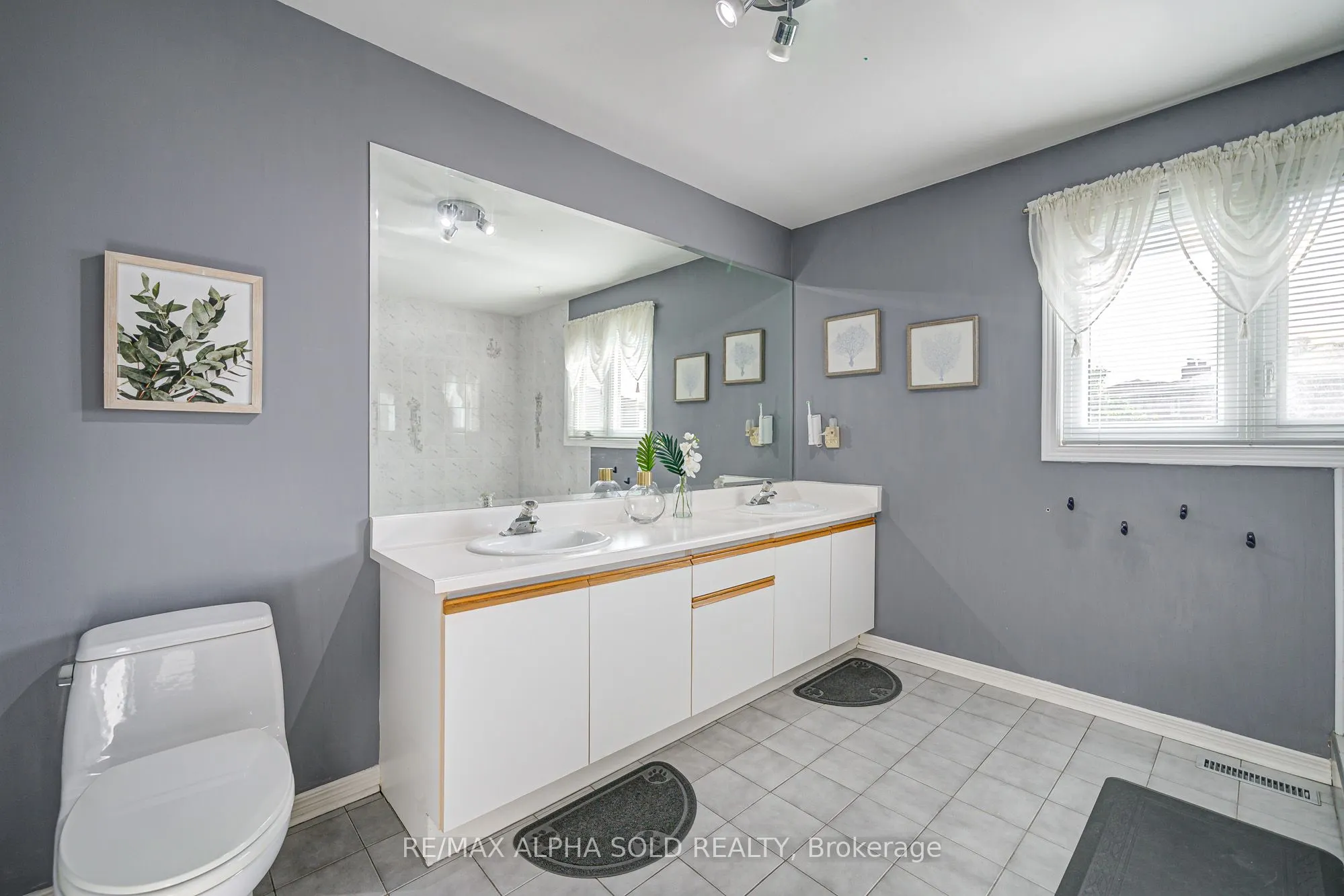 360 Goldhawk Trail