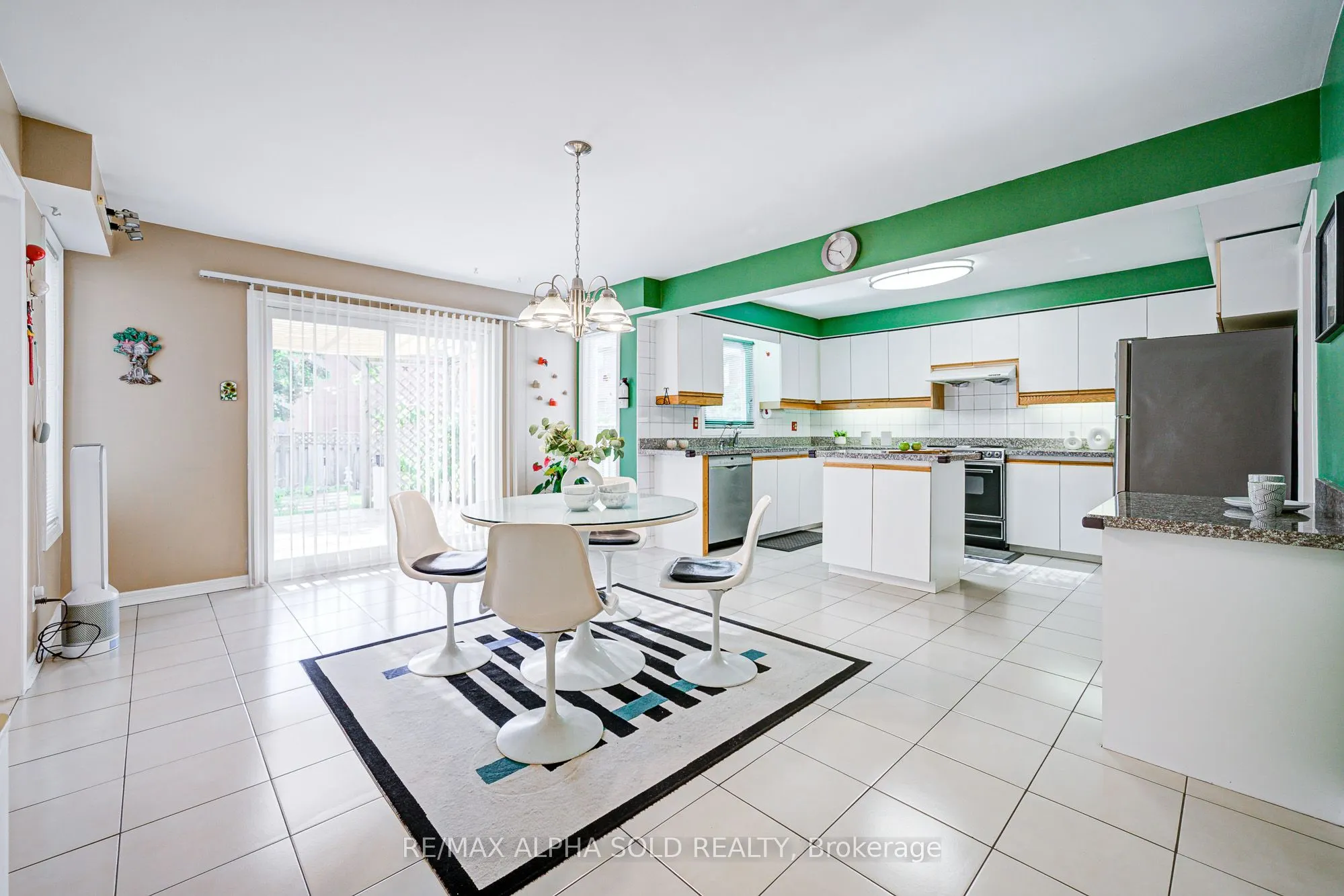 360 Goldhawk Trail