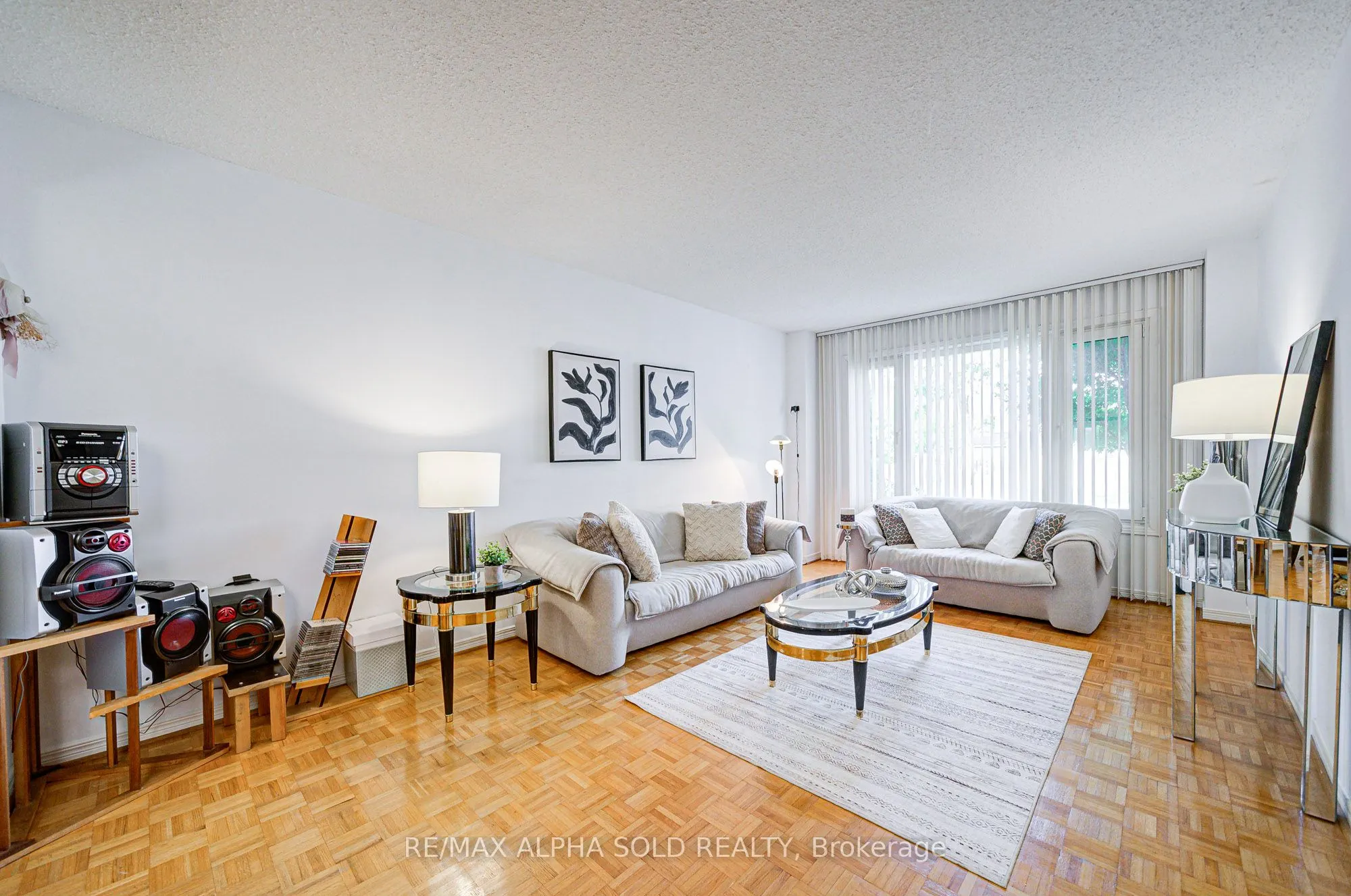360 Goldhawk Trail