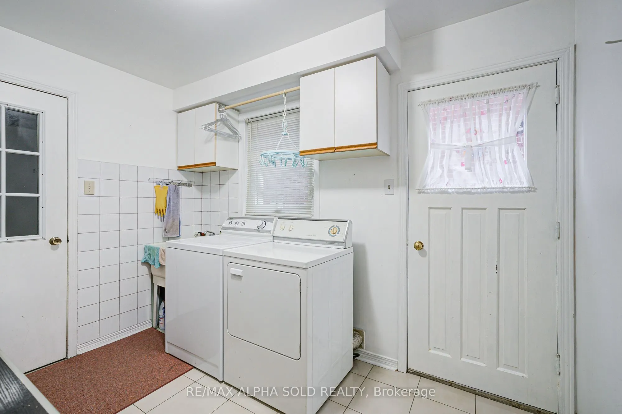360 Goldhawk Trail