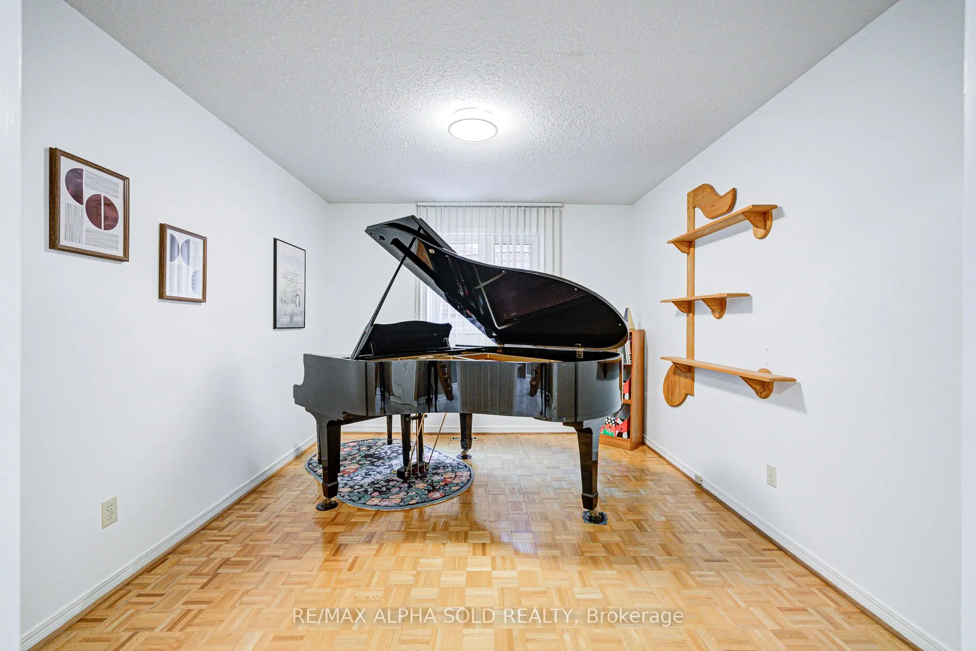 360 Goldhawk Trail
