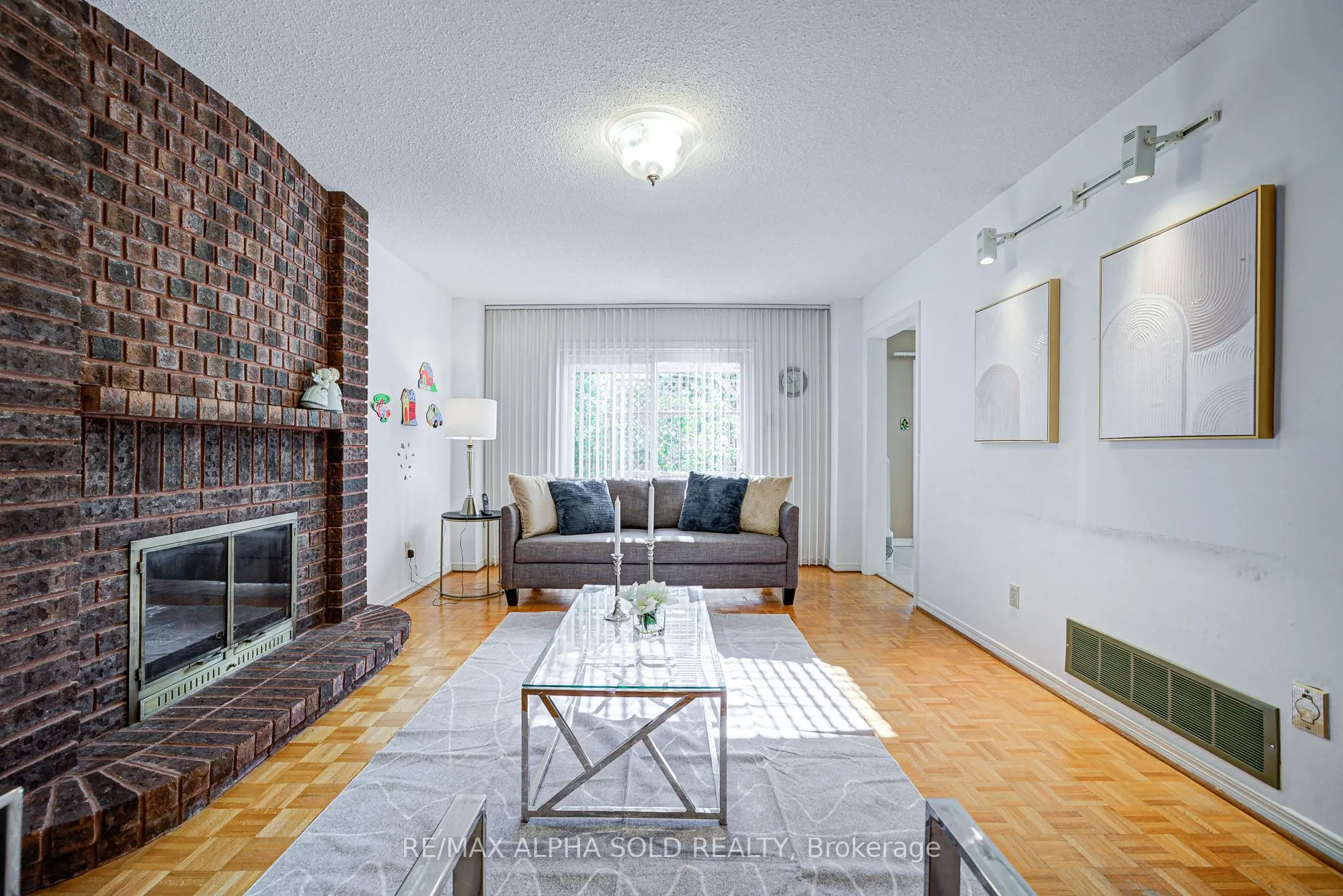 360 Goldhawk Trail
