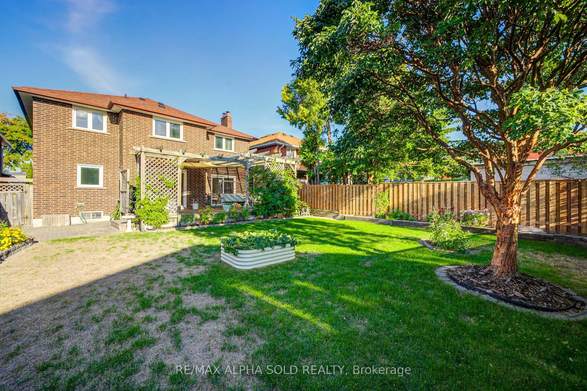 360 Goldhawk Trail