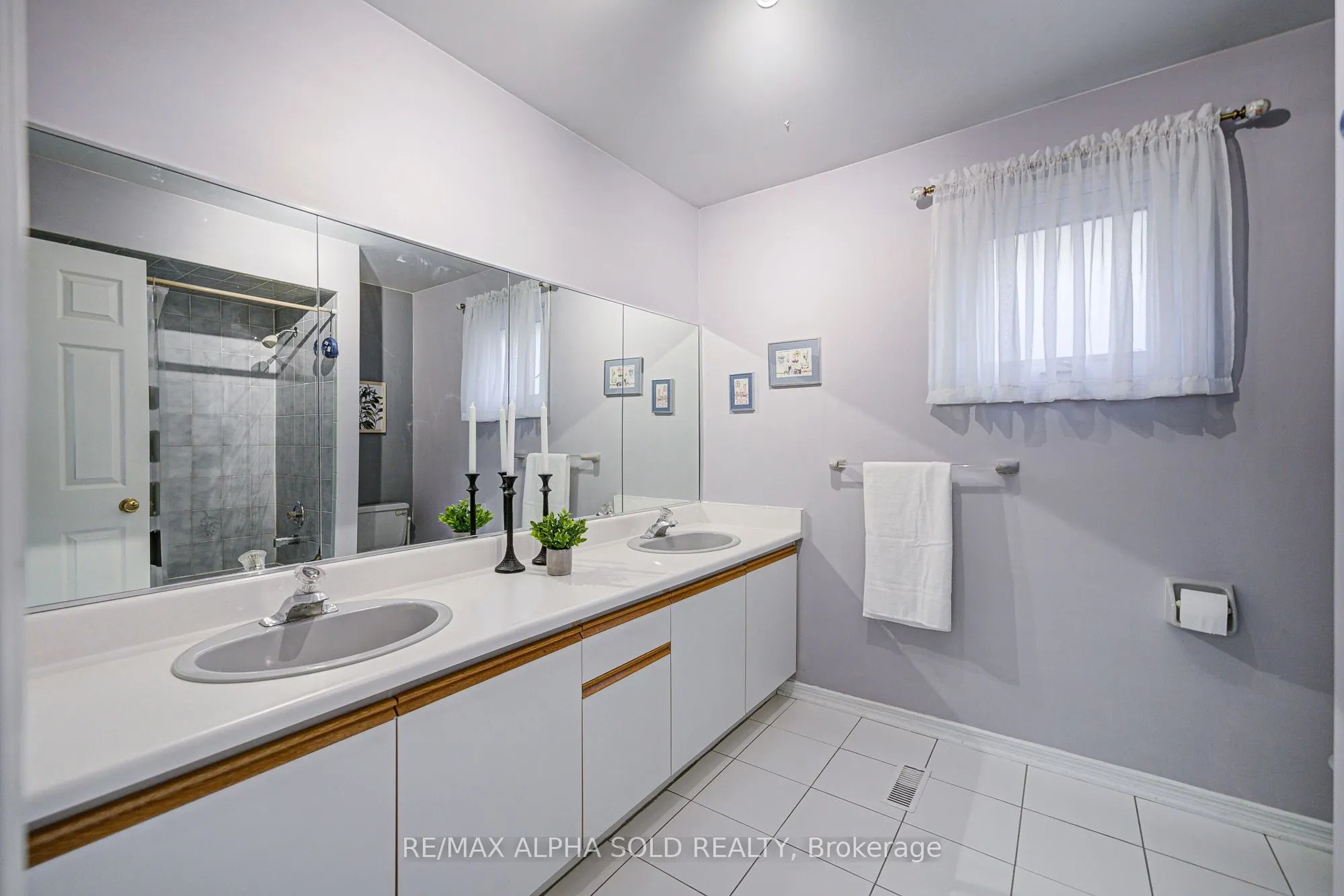 360 Goldhawk Trail