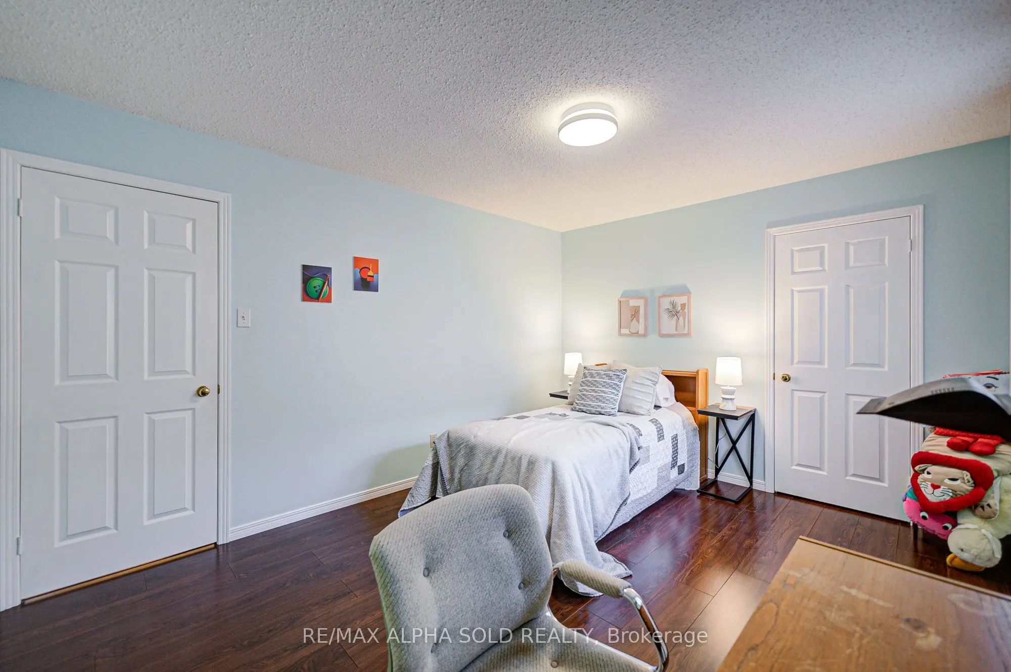 360 Goldhawk Trail