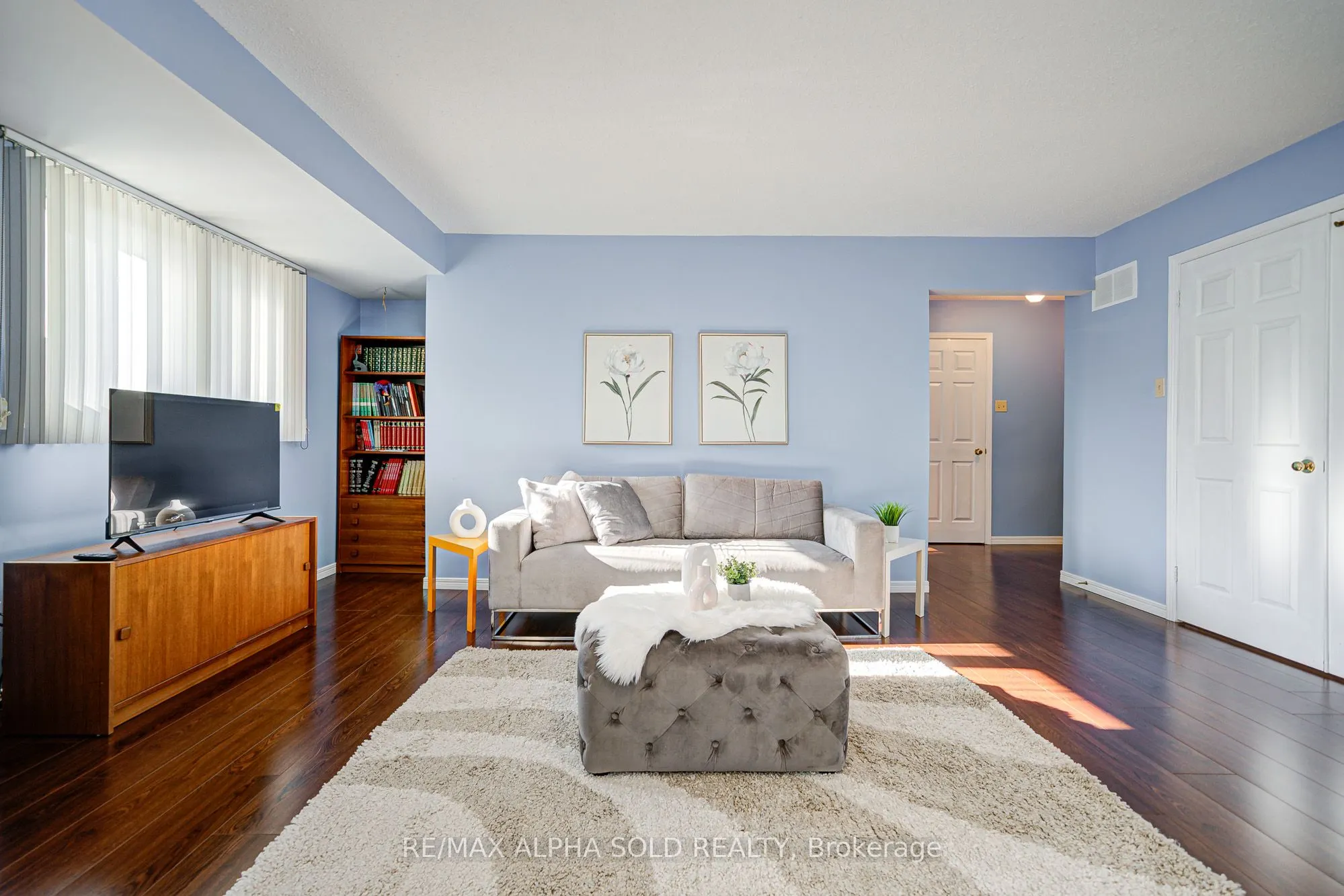 360 Goldhawk Trail