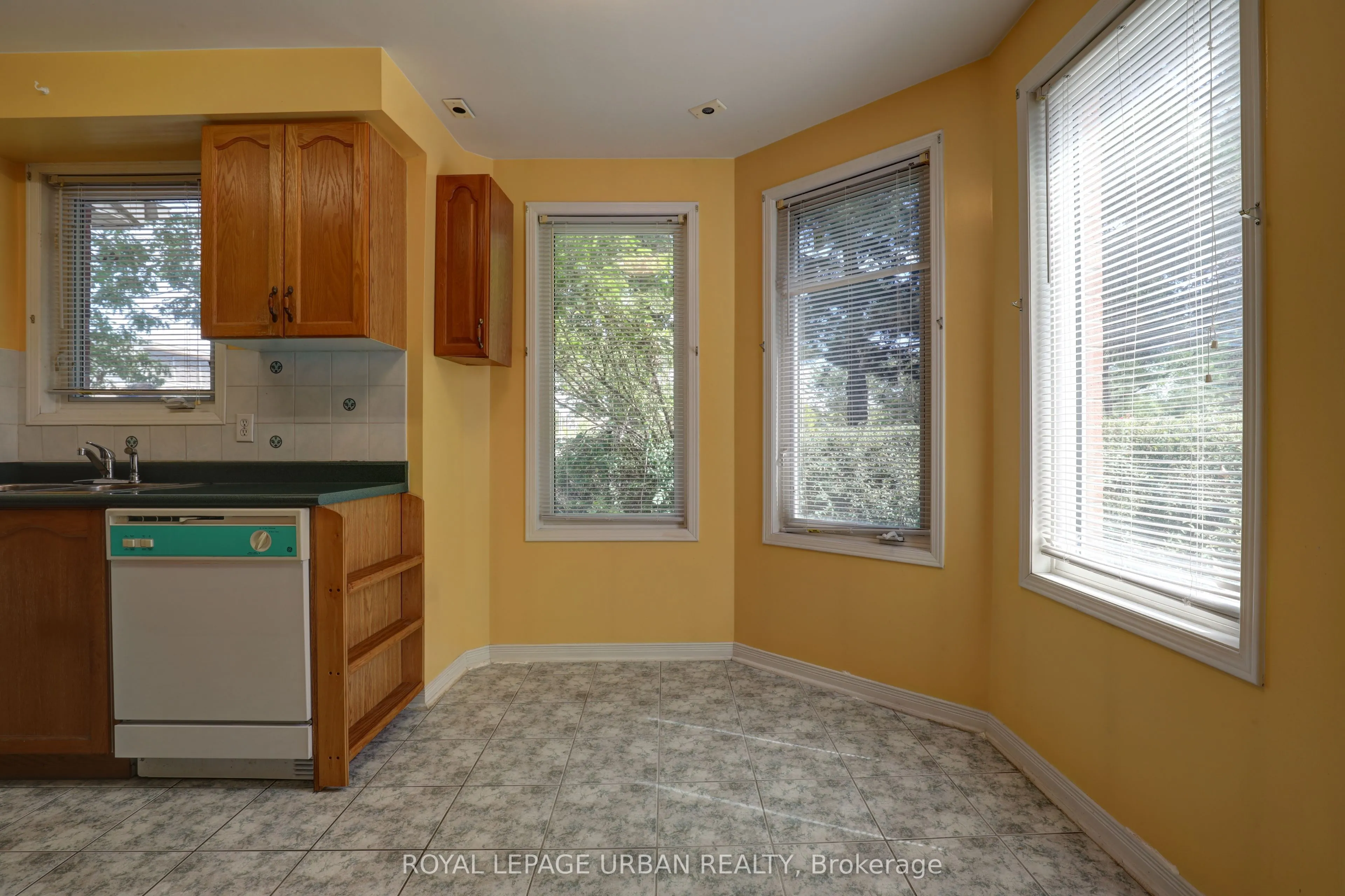 28 Rosebank Drive, #1015