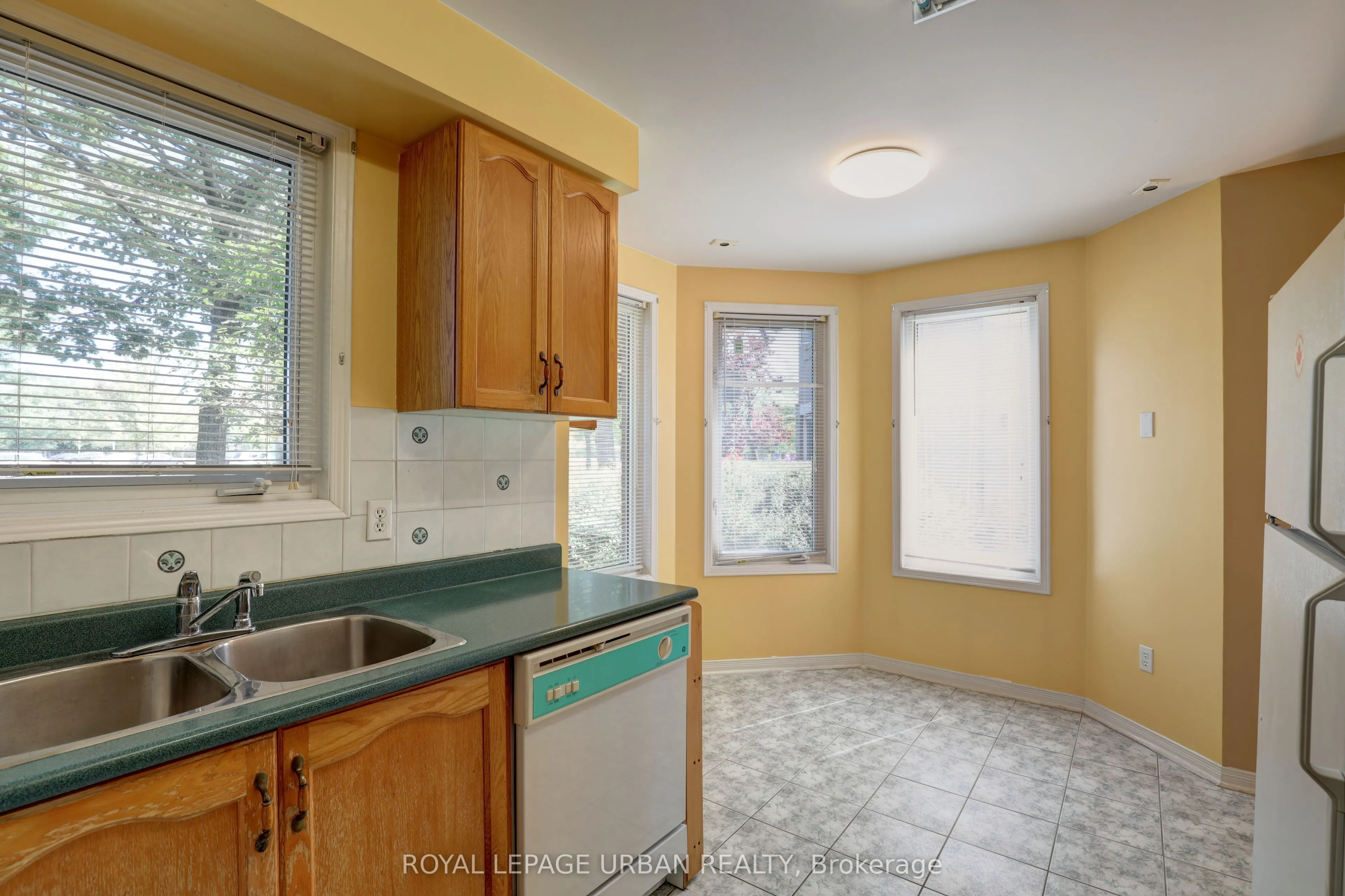 28 Rosebank Drive, #1015