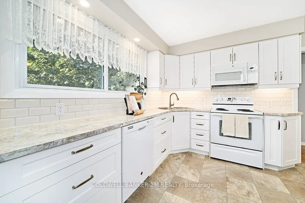 657 Balmoral Drive