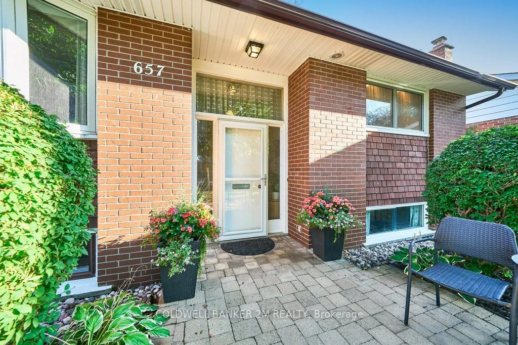 657 Balmoral Drive