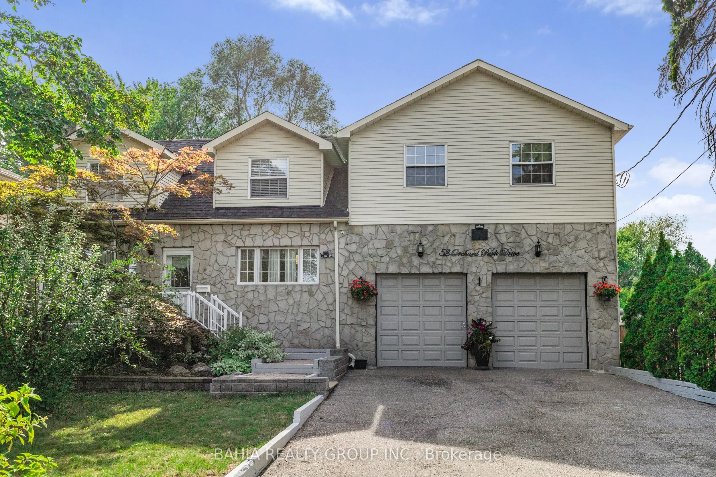 52 Orchard Park Drive