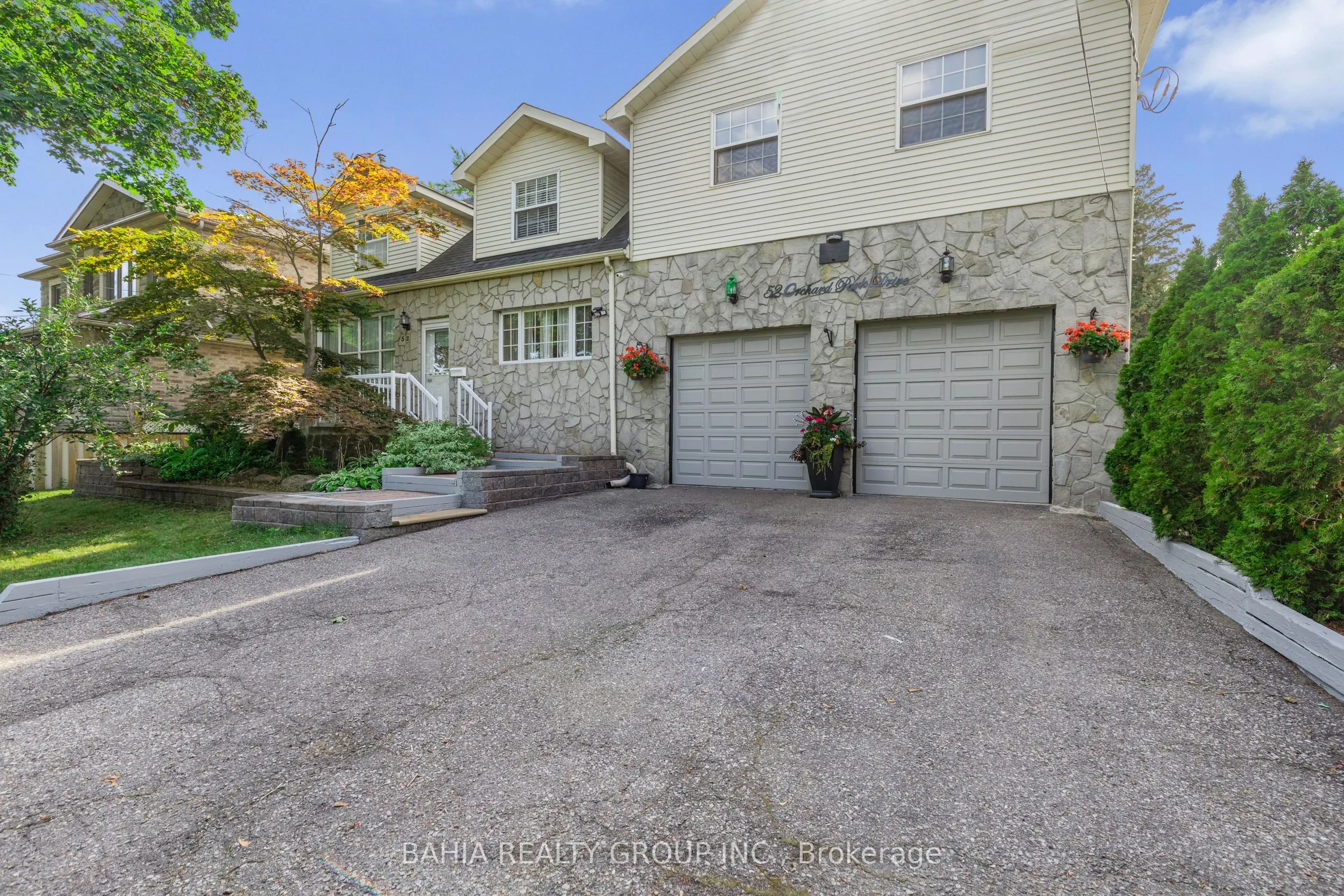 52 Orchard Park Drive
