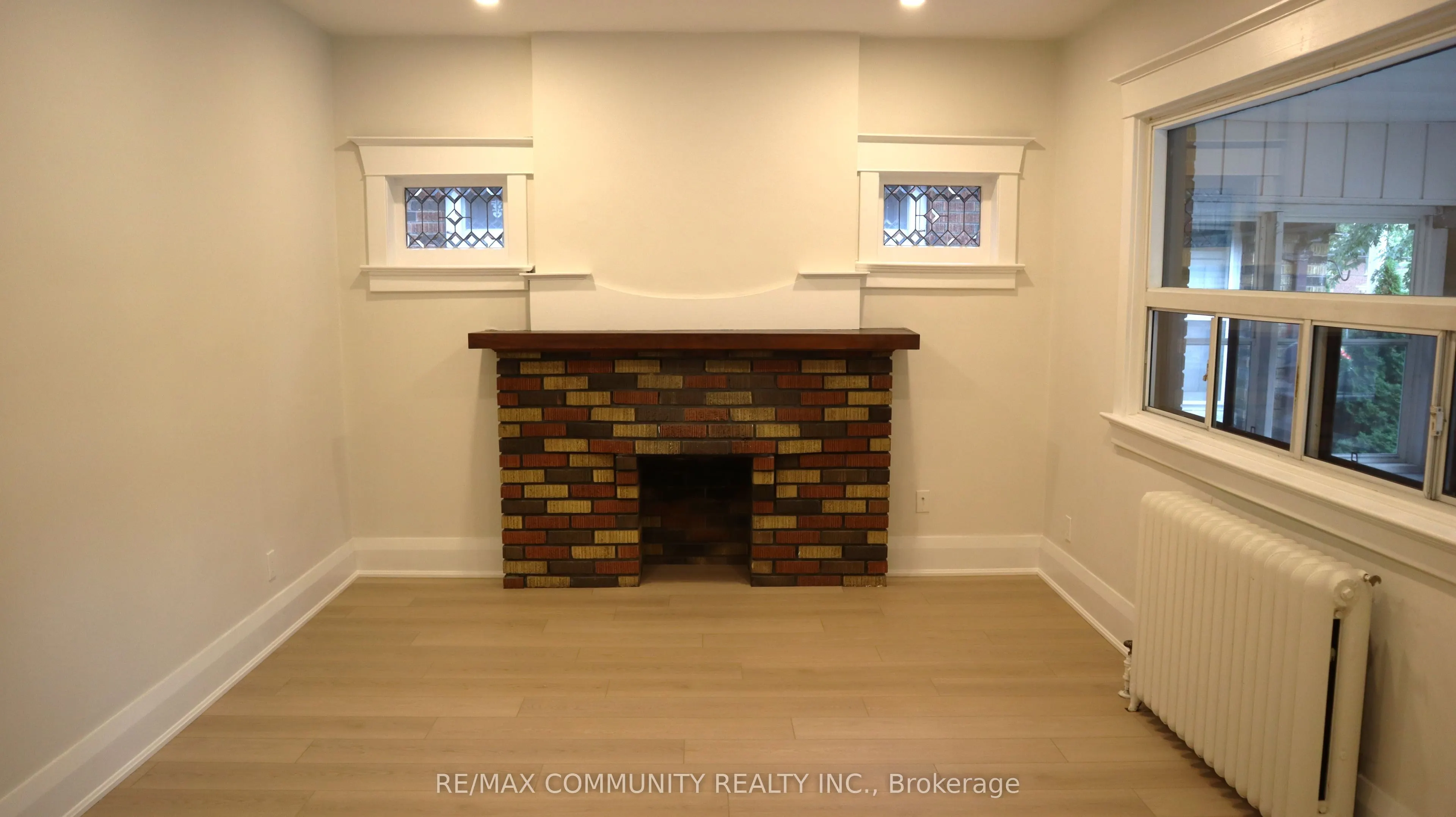 731 Coxwell Avenue, #Main Fl