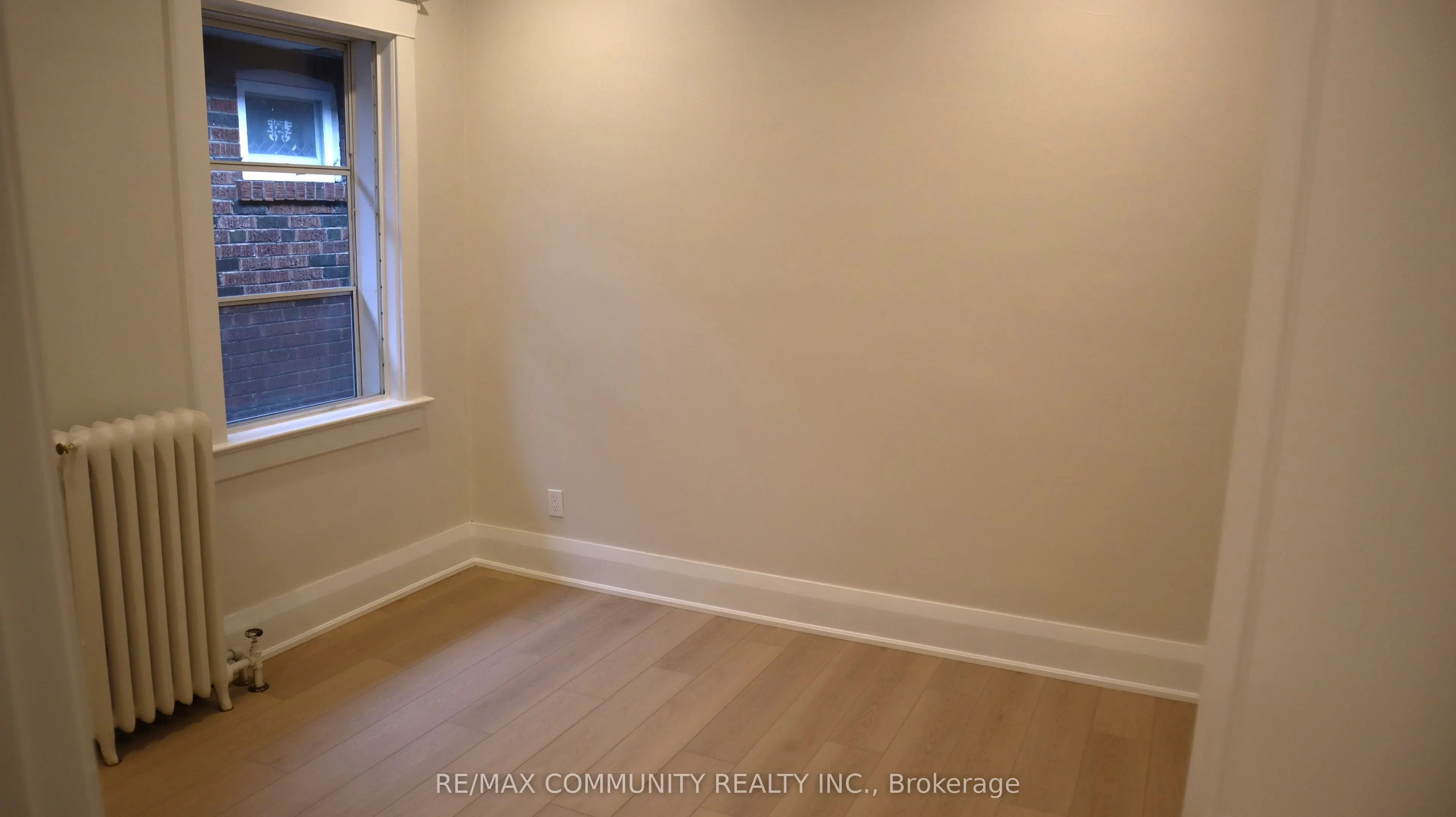 731 Coxwell Avenue, #Main Fl