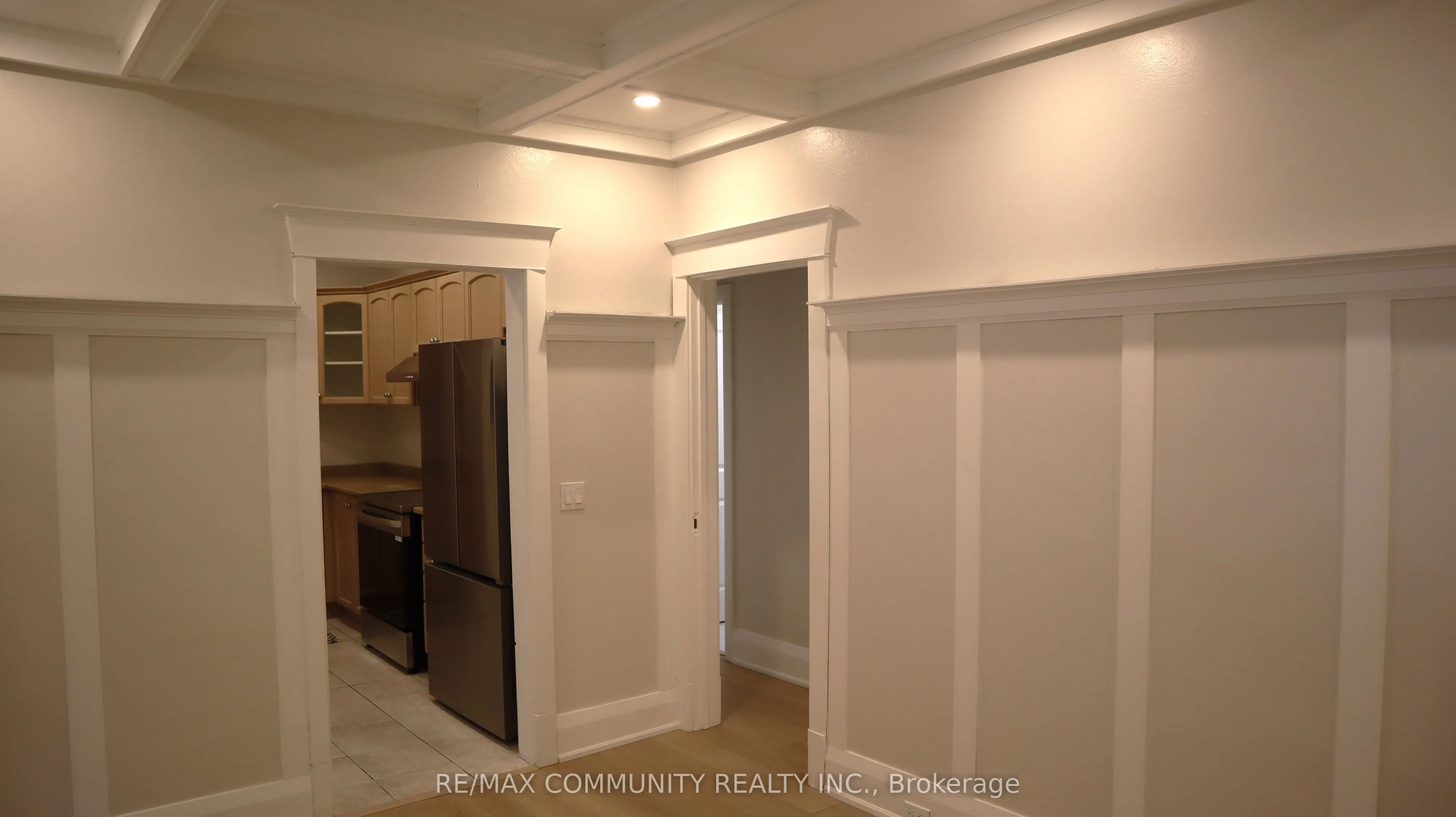 731 Coxwell Avenue, #Main Fl