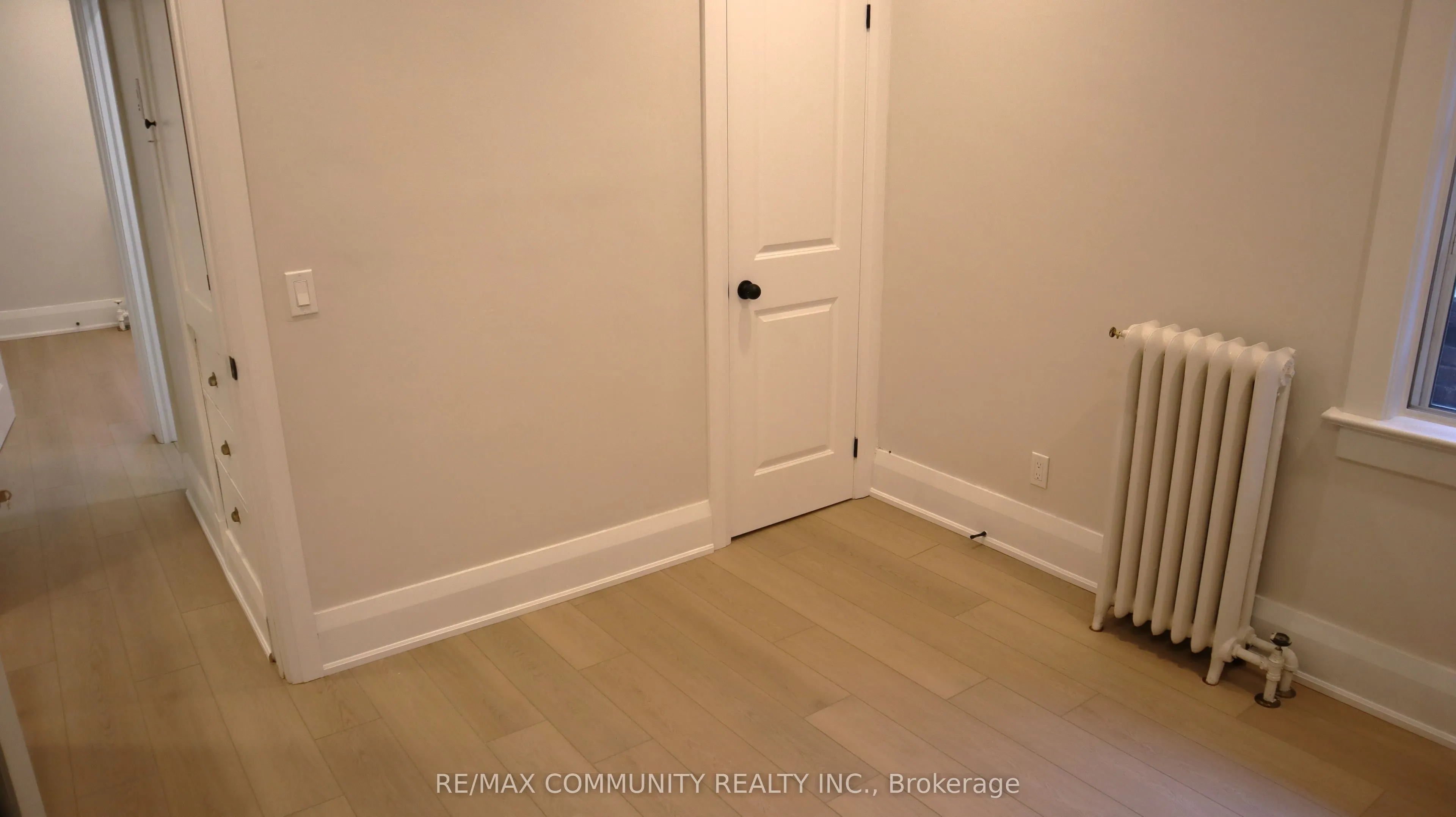 731 Coxwell Avenue, #Main Fl
