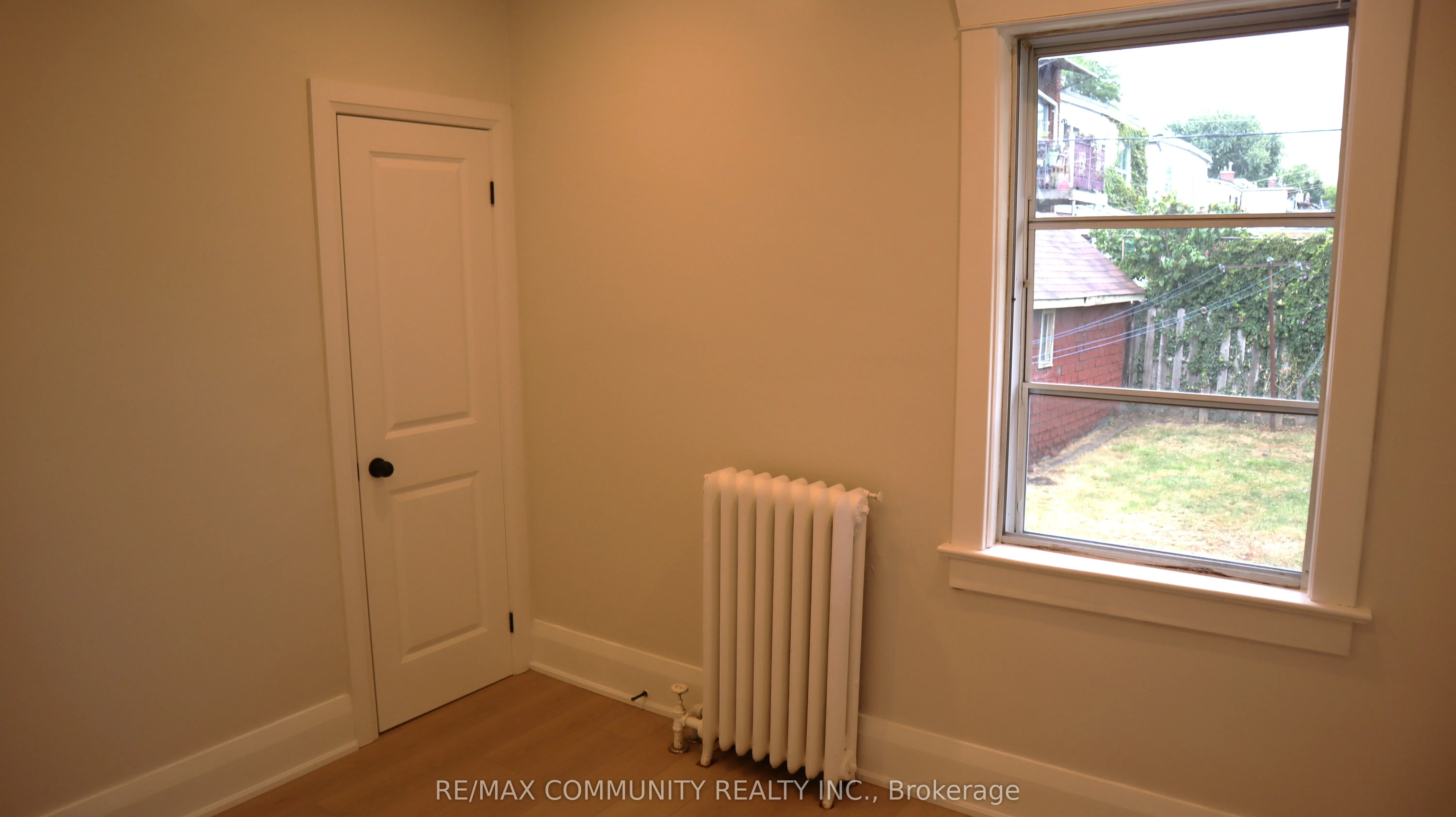 731 Coxwell Avenue, #Main Fl