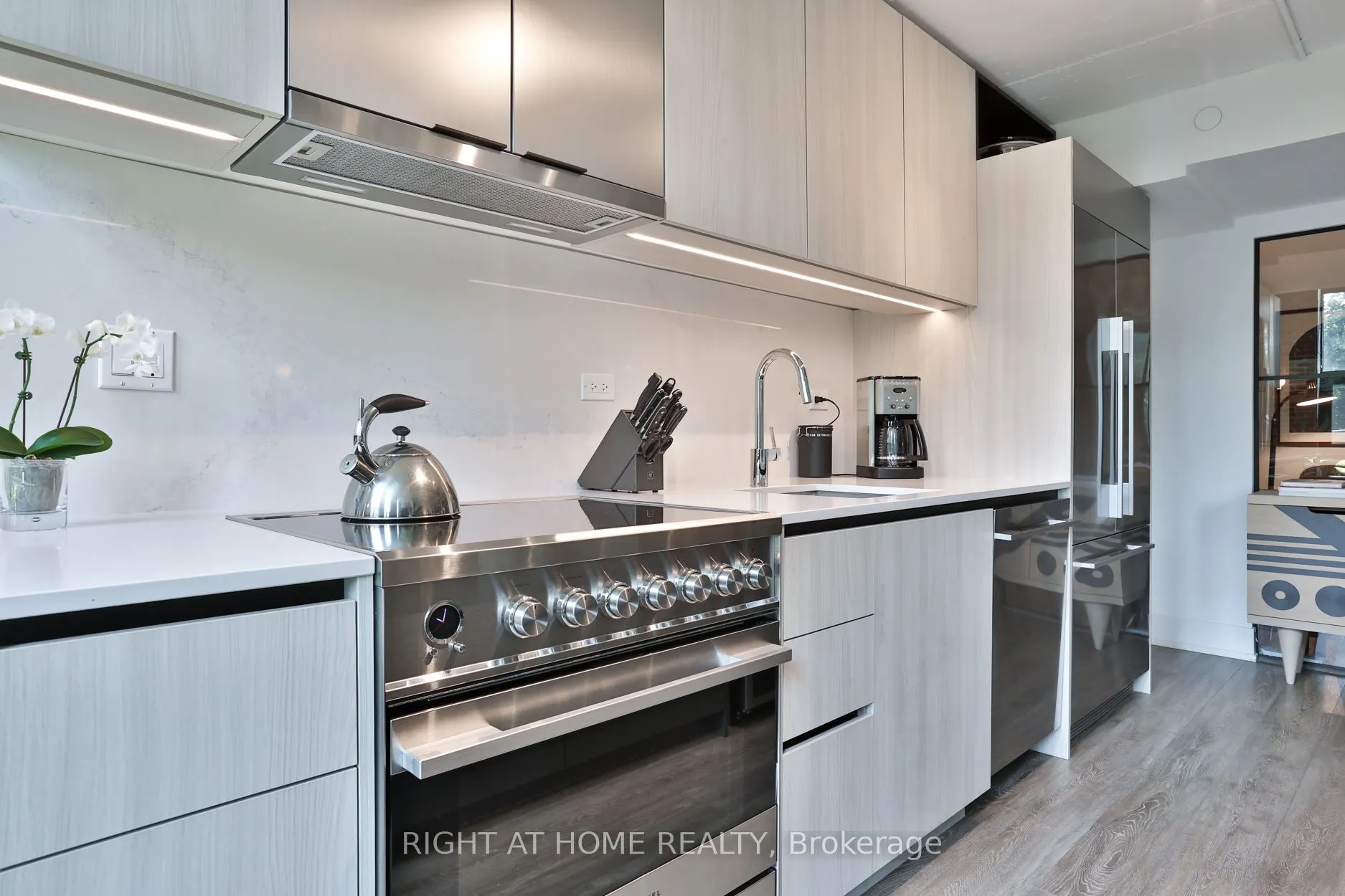 150 Logan Avenue, #409