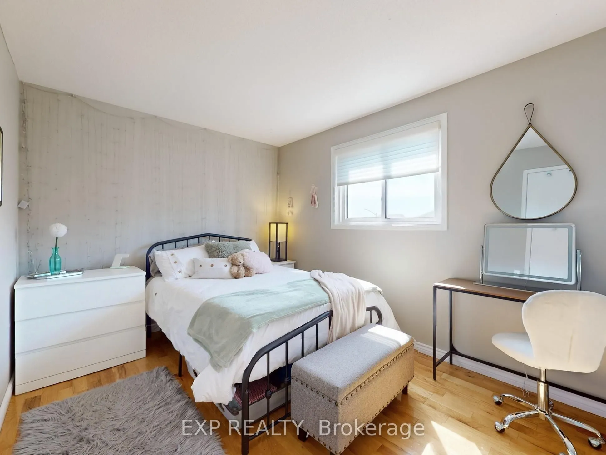 21 Lyndale Crescent