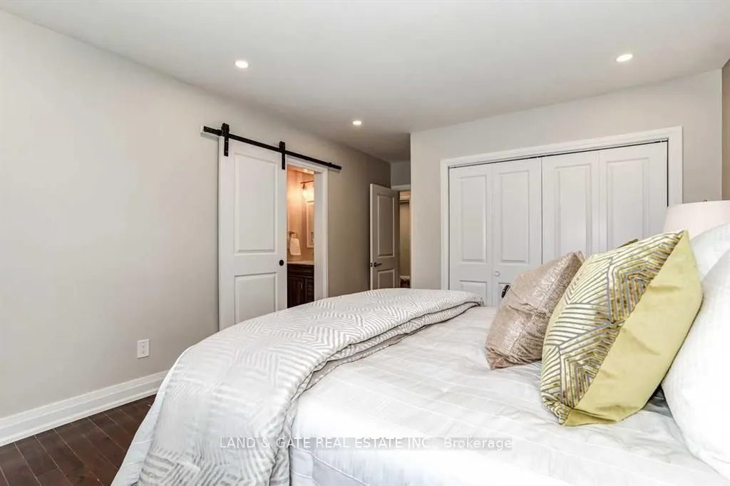 860 Carnation Court, #UPPER