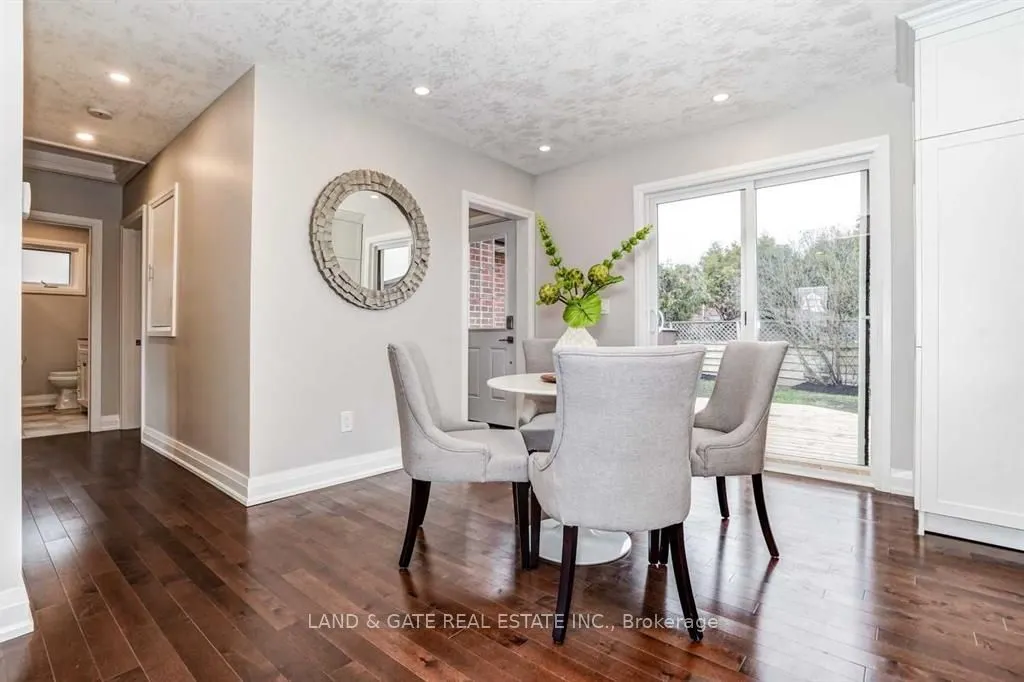 860 Carnation Court, #UPPER