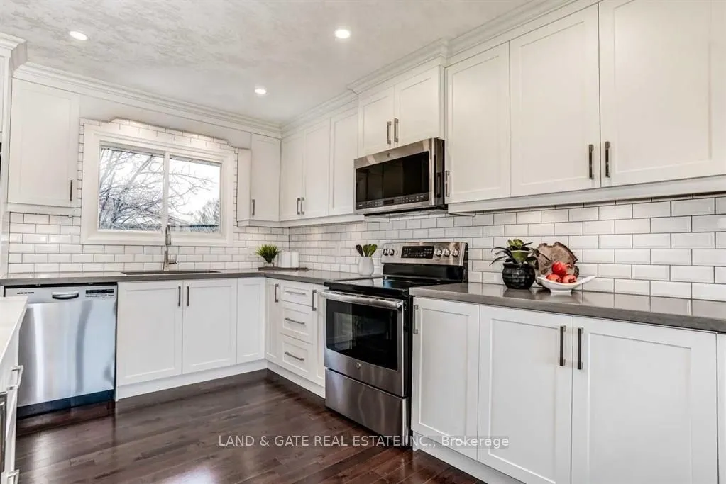 860 Carnation Court, #UPPER