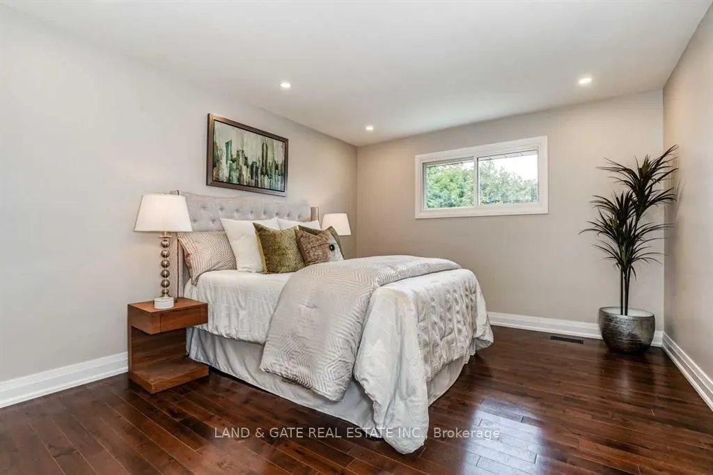 860 Carnation Court, #UPPER