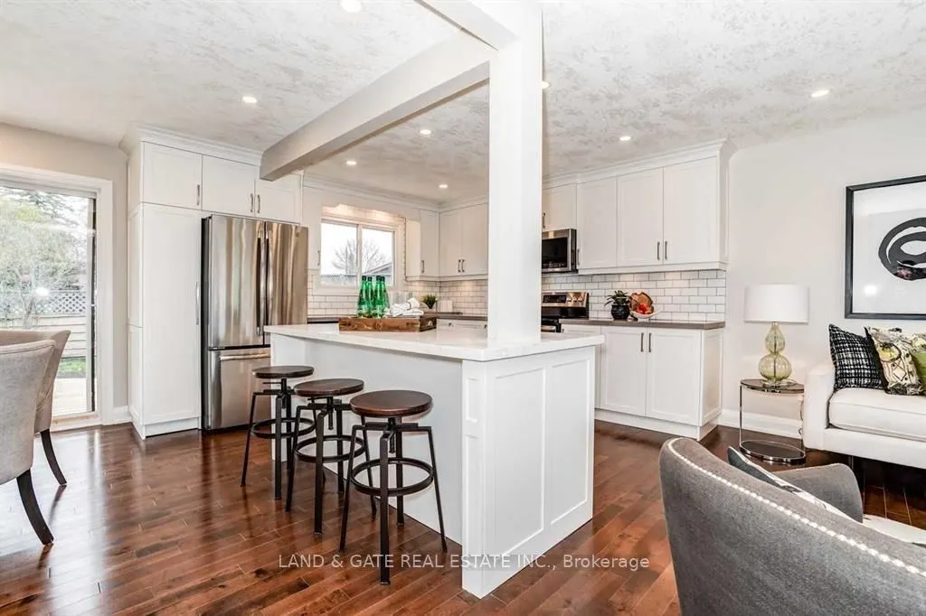 860 Carnation Court, #UPPER