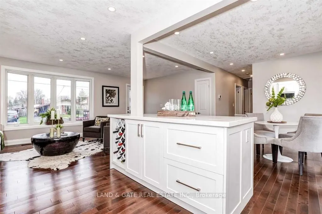 860 Carnation Court, #UPPER