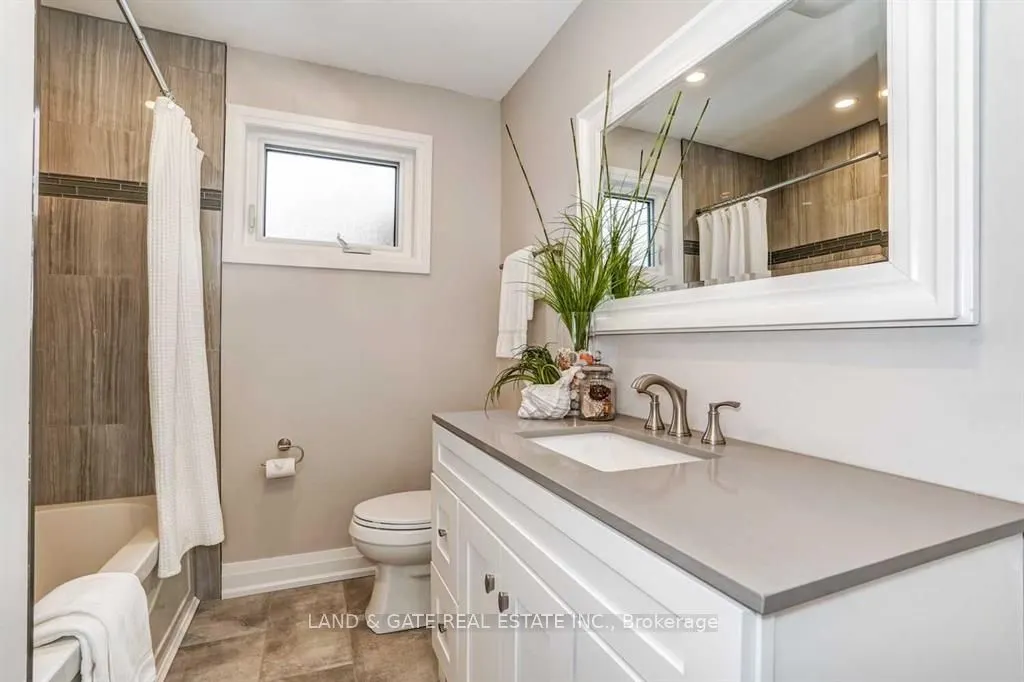 860 Carnation Court, #UPPER