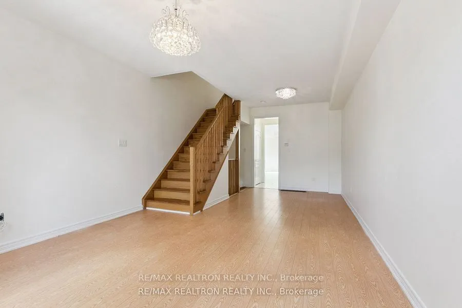 38 Lily Cup Avenue
