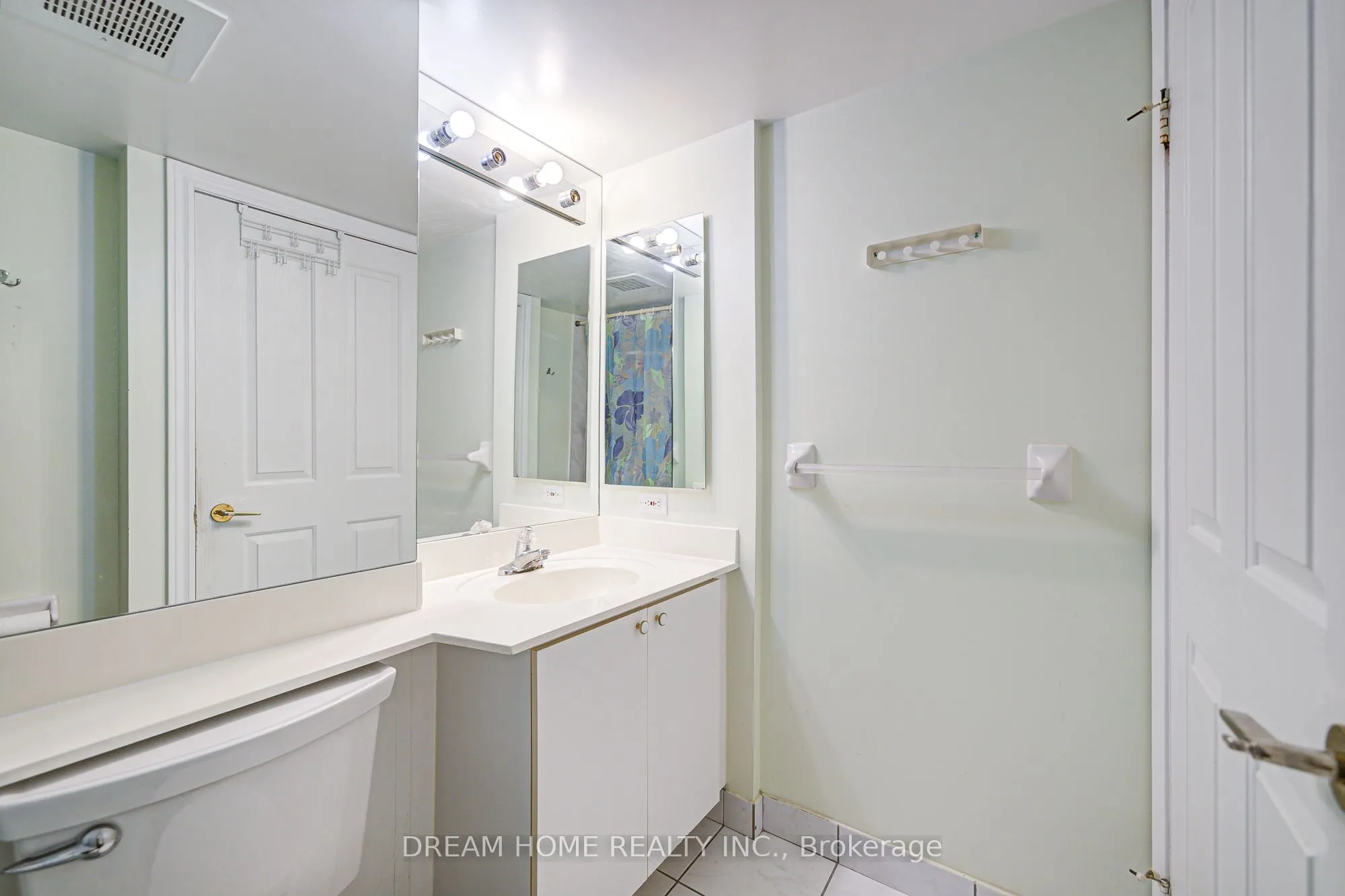 68 CORPORATE Drive, #1531