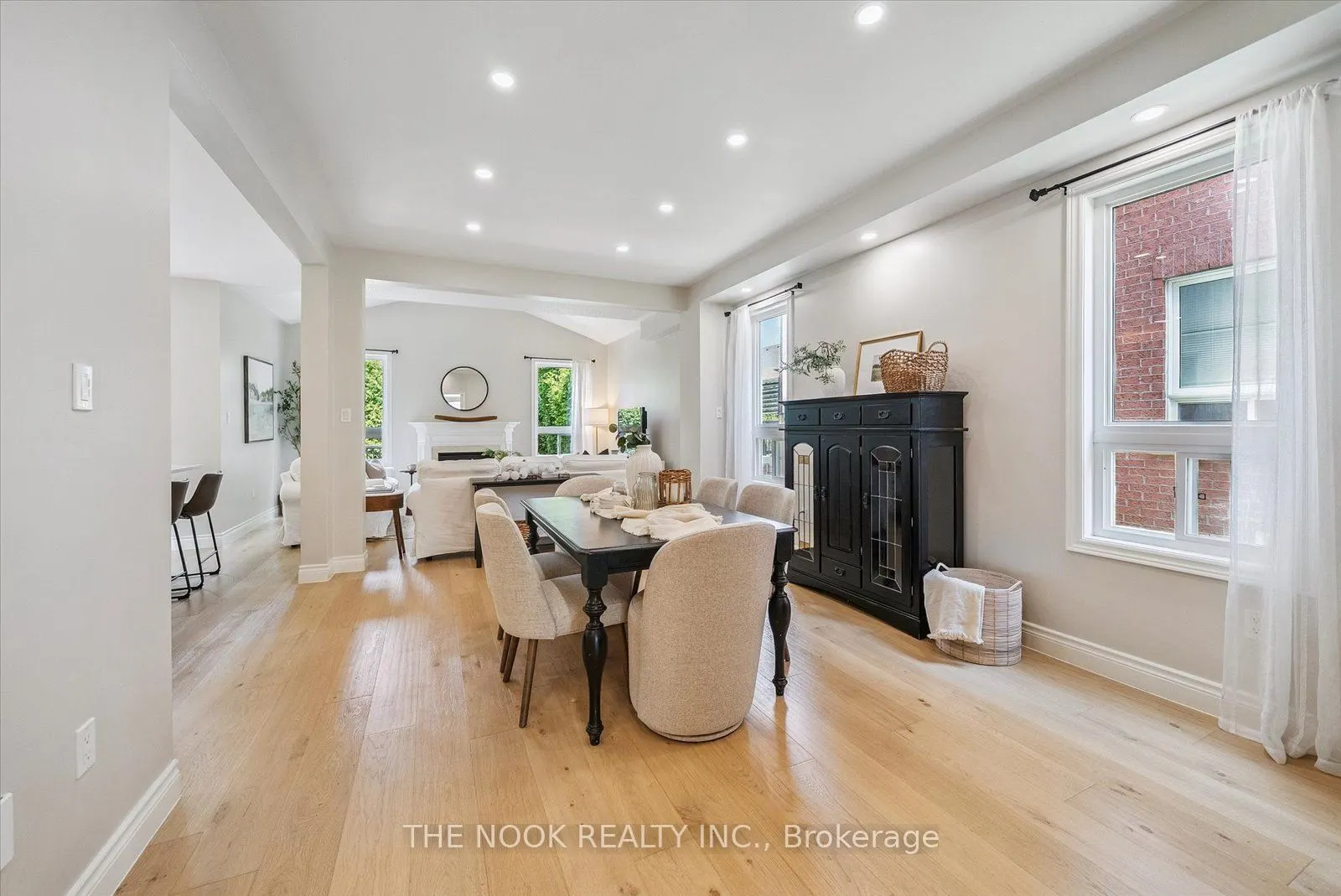 31 Queensplate Drive