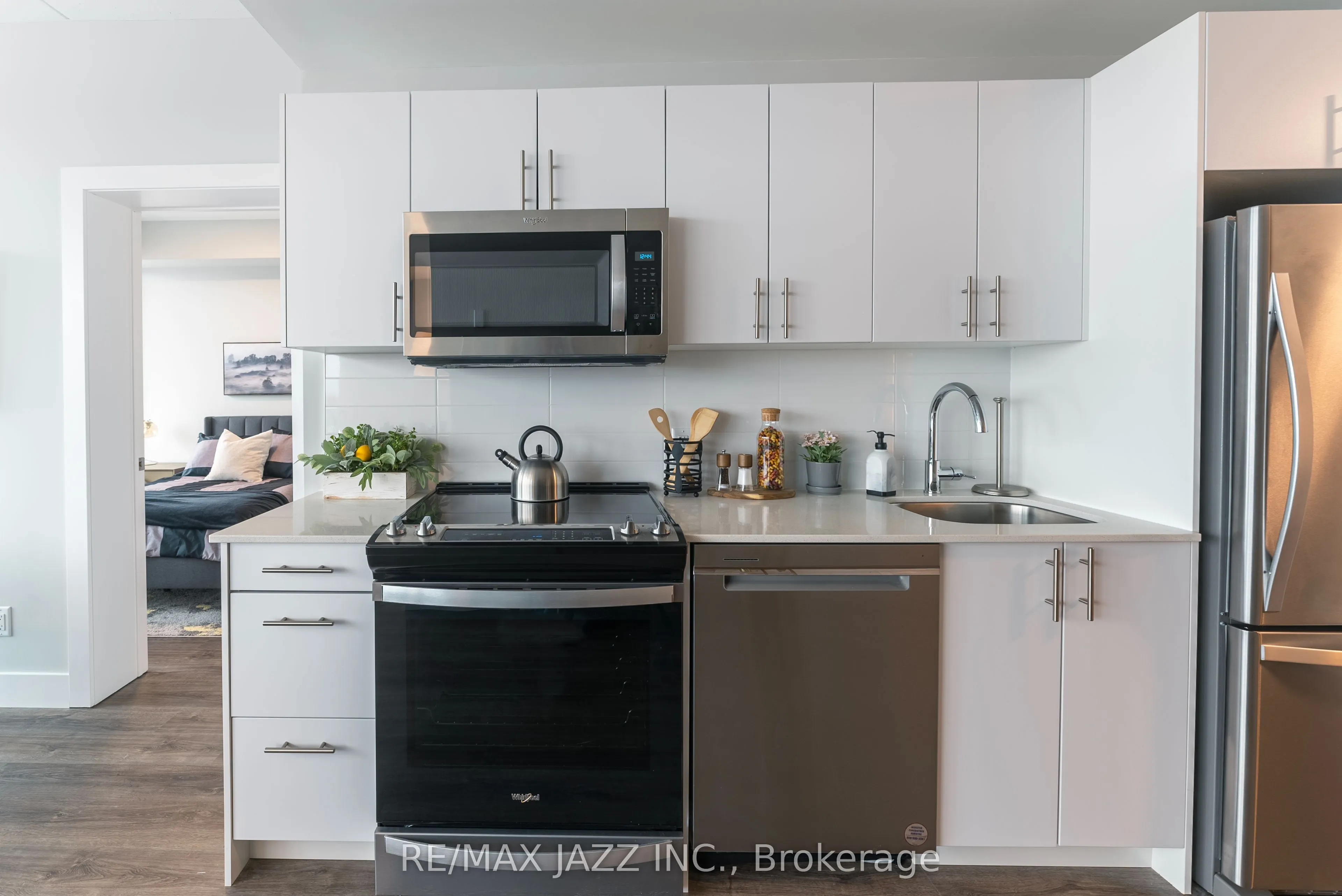 80 Bond Street E, #508