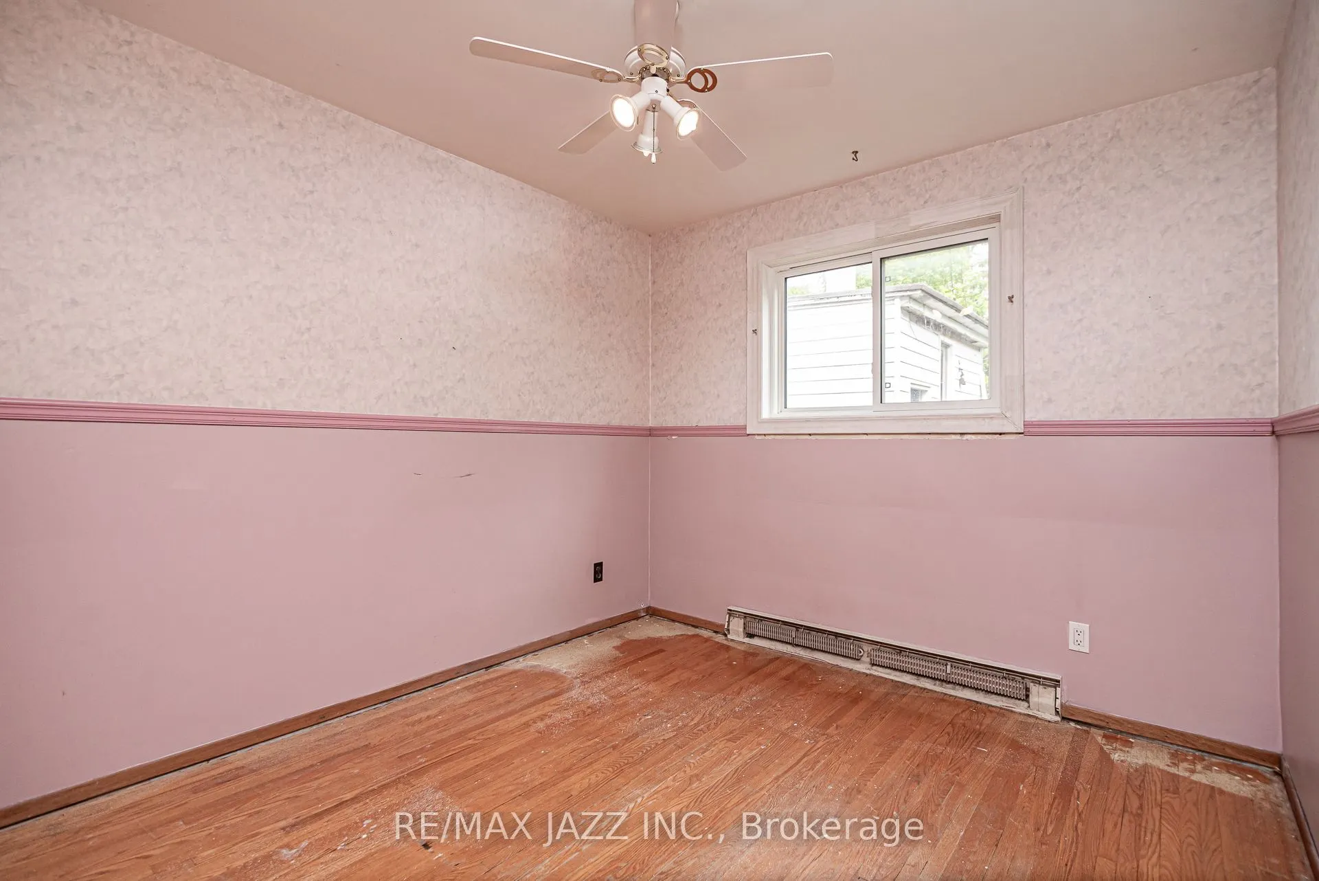 355 Oshawa Boulevard N