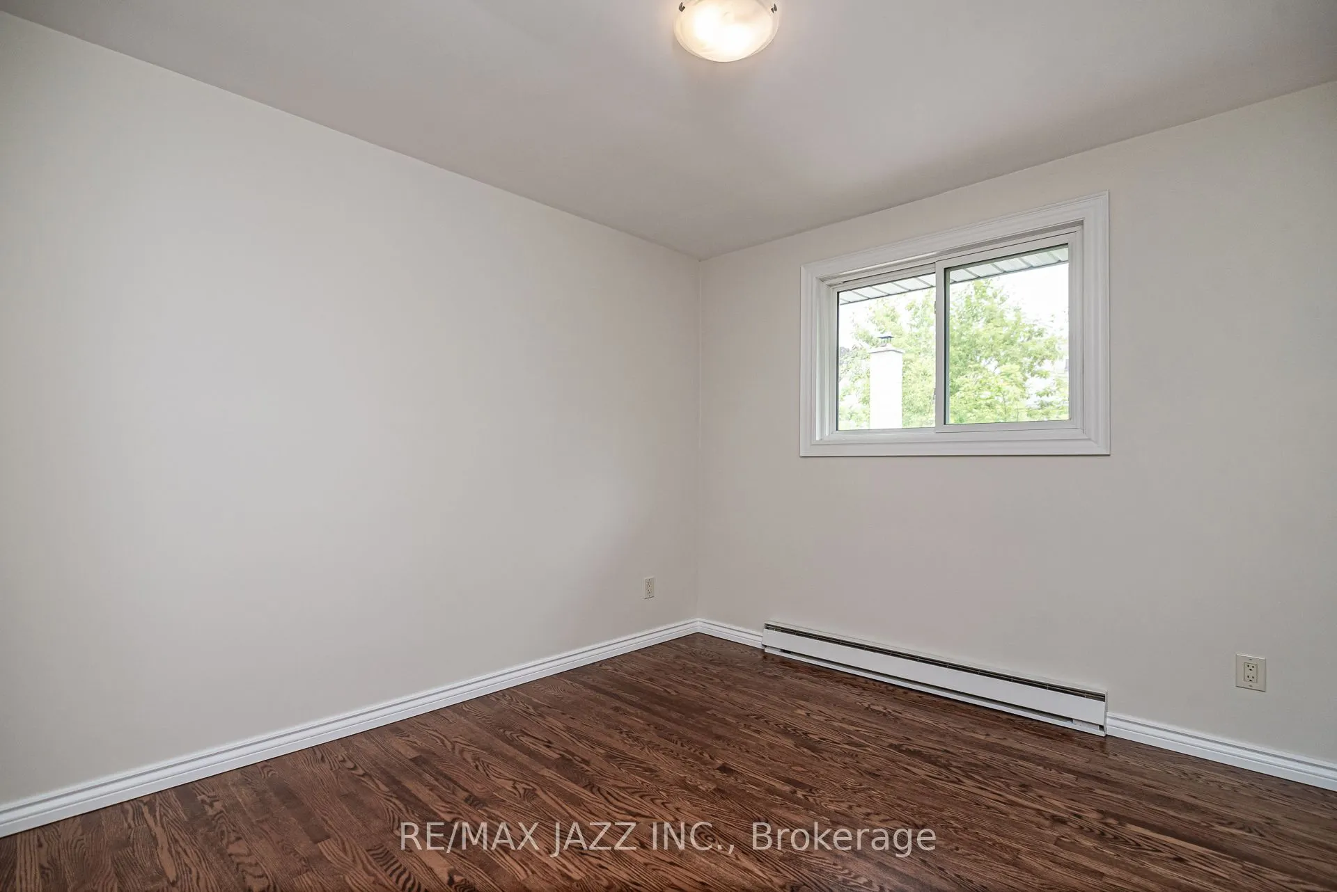 355 Oshawa Boulevard N