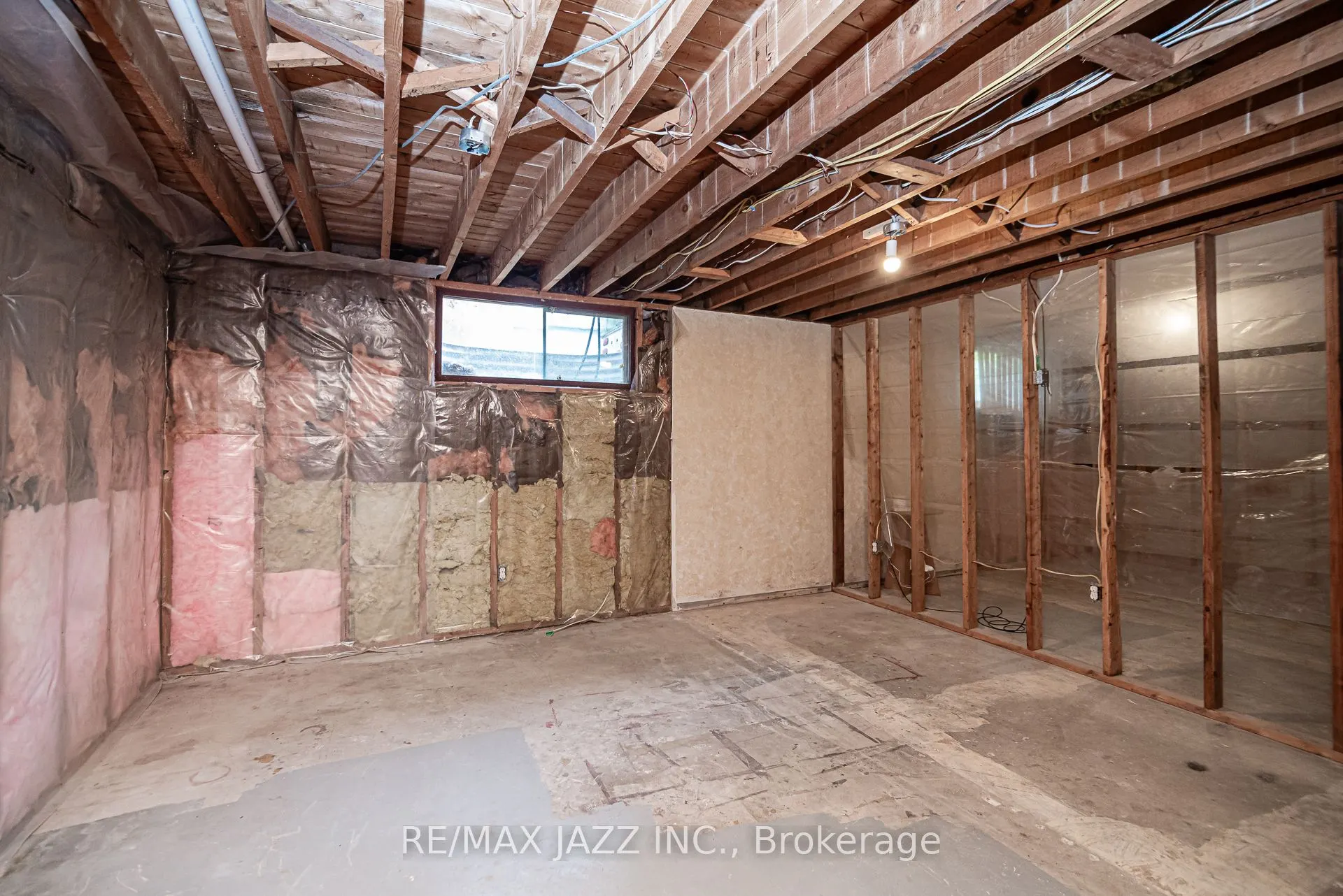 355 Oshawa Boulevard N